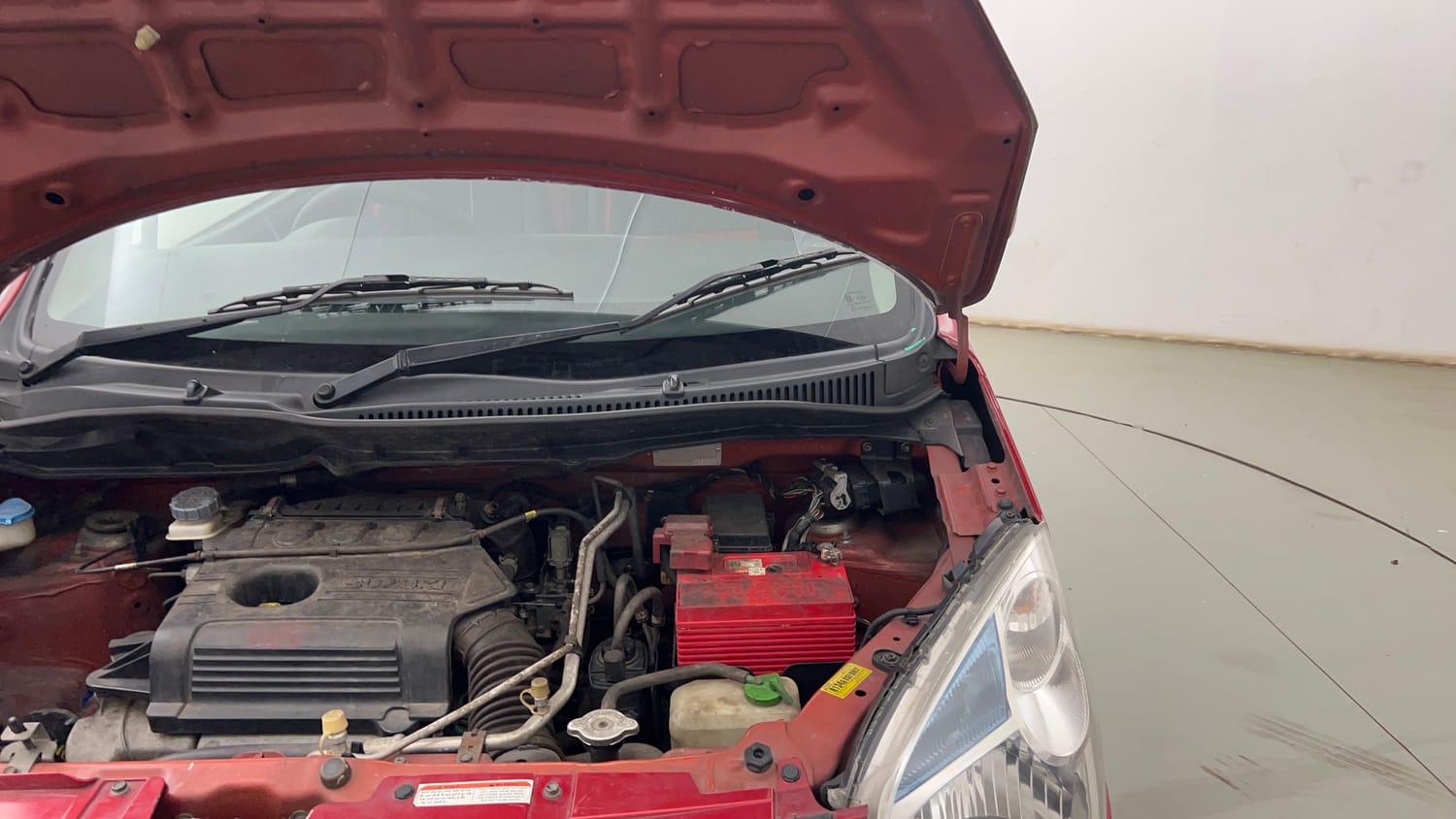 Used 2014 Maruti Suzuki Wagon R VXI Petrol Manual engine ENGINE LEFT SIDE HINGE & APRON VIEW
