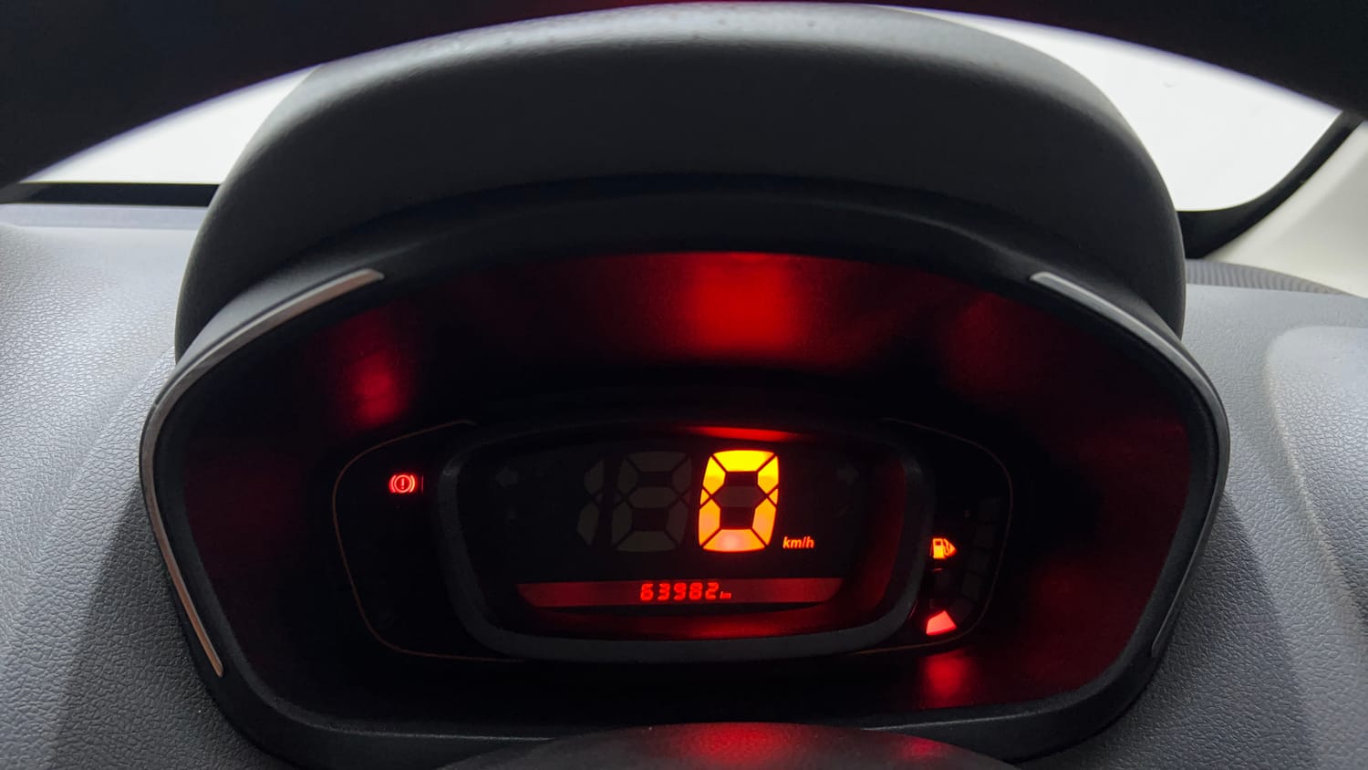 Used 2018 Renault Kwid 1.0 RXT Petrol Manual interior CLUSTERMETER VIEW