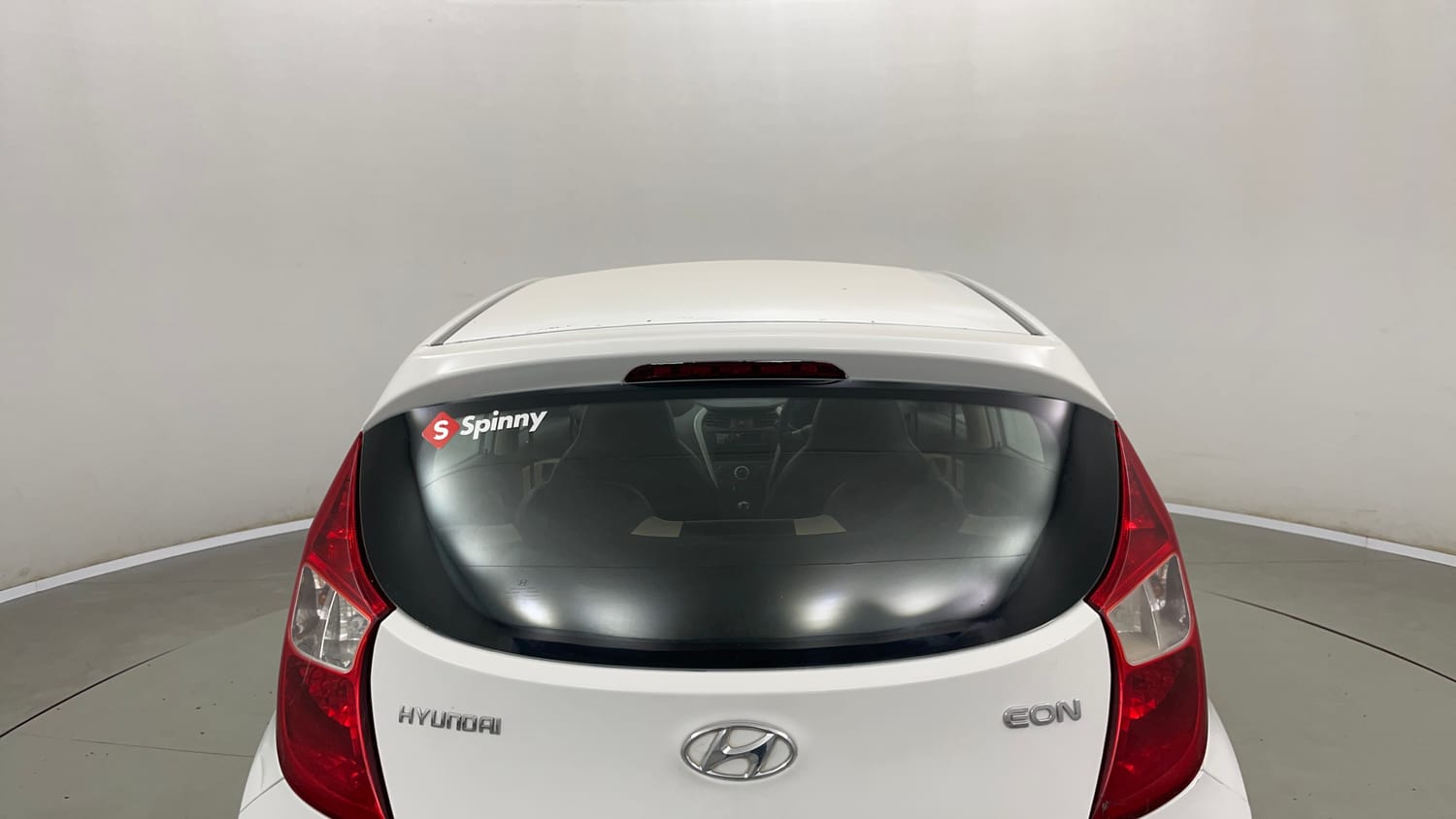 Used 2016 Hyundai Eon Era Petrol Manual exterior BACK WINDSHIELD VIEW