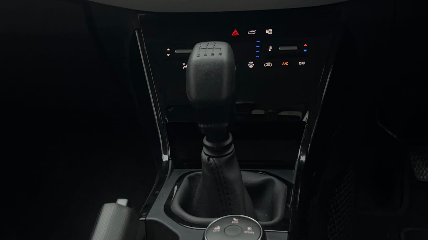 Used 2024 Tata Nexon Pure 1.2 Revotron Petrol 6MT Petrol Manual interior GEAR  KNOB VIEW
