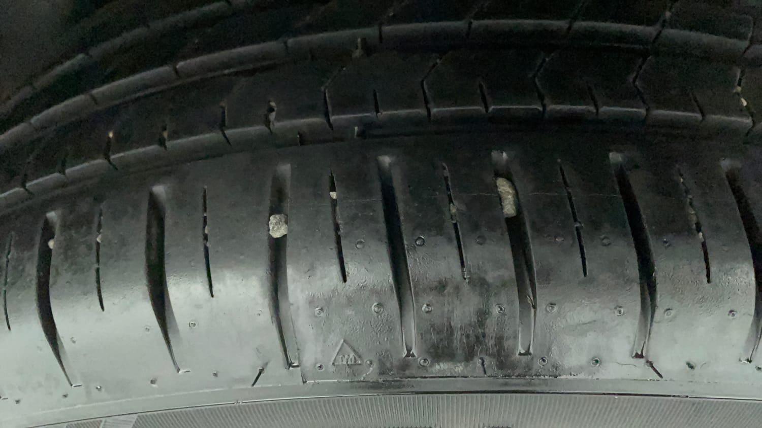 Used 2022 Volkswagen Taigun GT 1.5 TSI MT Petrol Manual tyres LEFT REAR TYRE TREAD VIEW