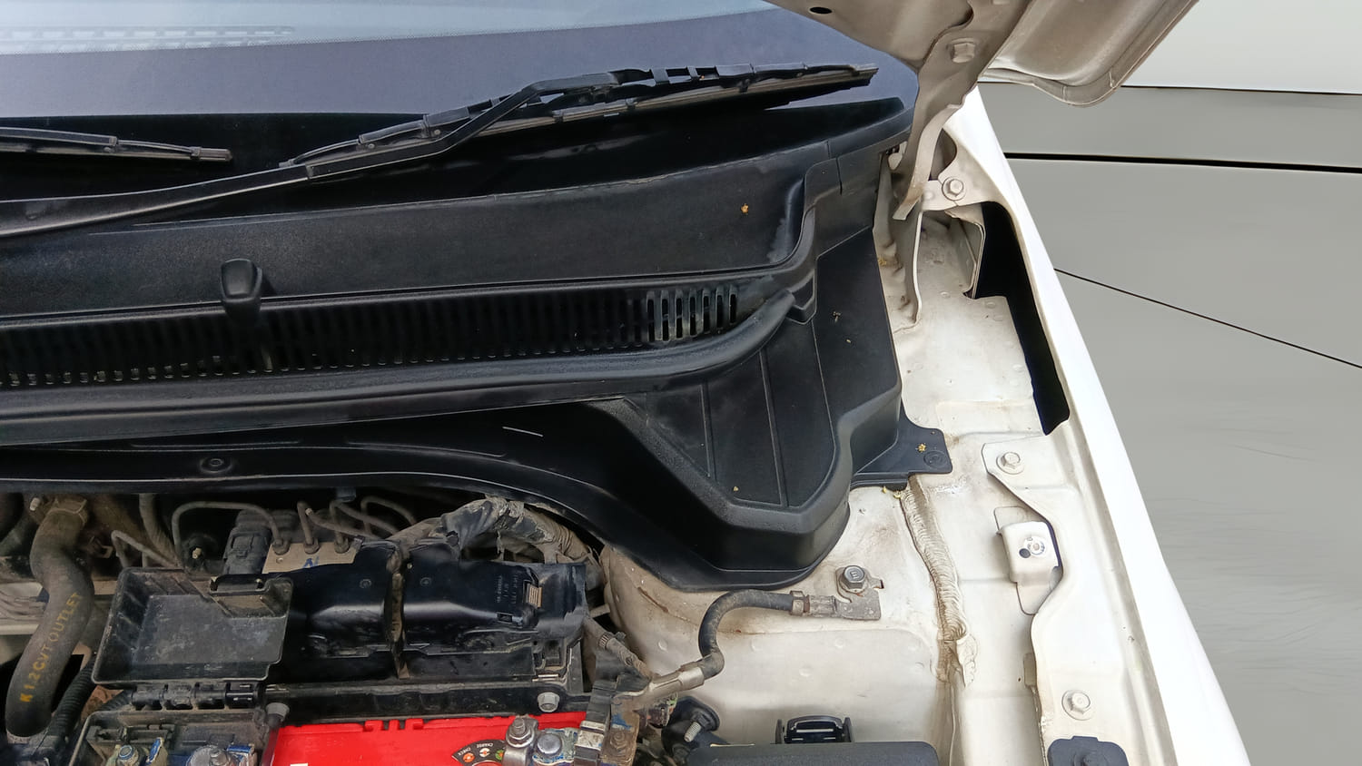 Used 2021 Hyundai i20 Asta 1.2 IVT Petrol Automatic engine ENGINE LEFT SIDE HINGE & APRON VIEW