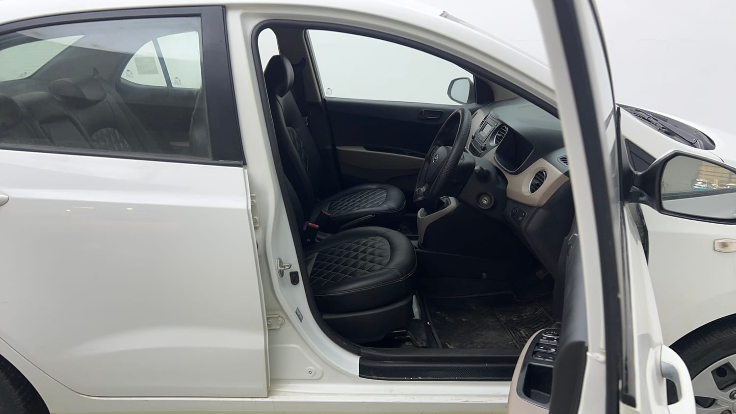 Used 2019 Hyundai Xcent S Petrol+cng(outside fitted) Cng Manual interior RIGHT SIDE FRONT DOOR CABIN VIEW