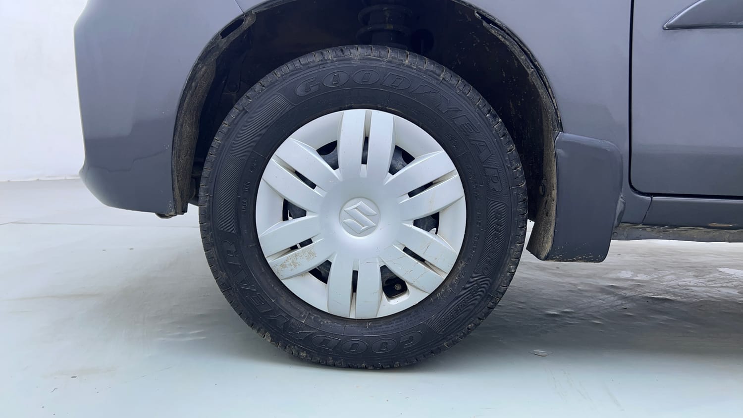 Used 2019 Maruti Suzuki Alto 800 VXi Petrol Manual tyres LEFT FRONT TYRE RIM VIEW