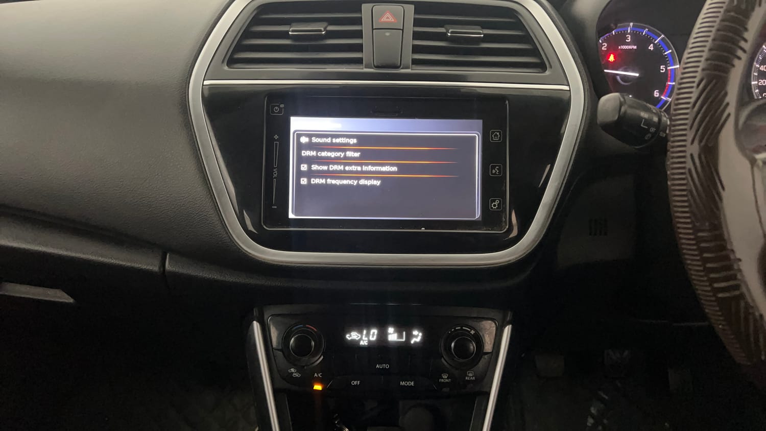 Used 2019 Maruti Suzuki S-Cross Delta 1.3 Diesel Manual interior MUSIC SYSTEM & AC CONTROL VIEW