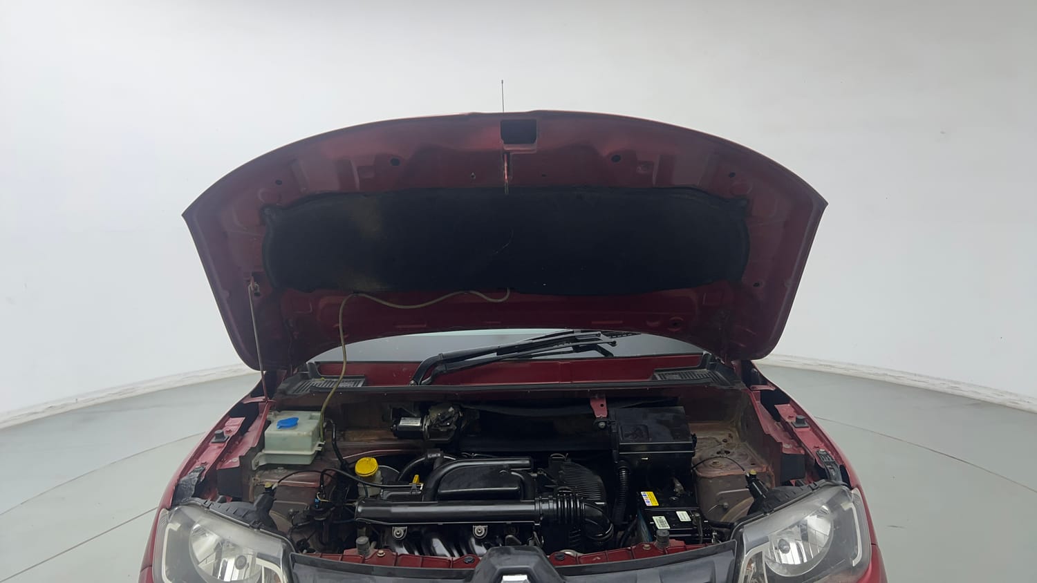 Used 2018 Renault Kwid 1.0 RXT Petrol Manual engine ENGINE & BONNET OPEN FRONT VIEW