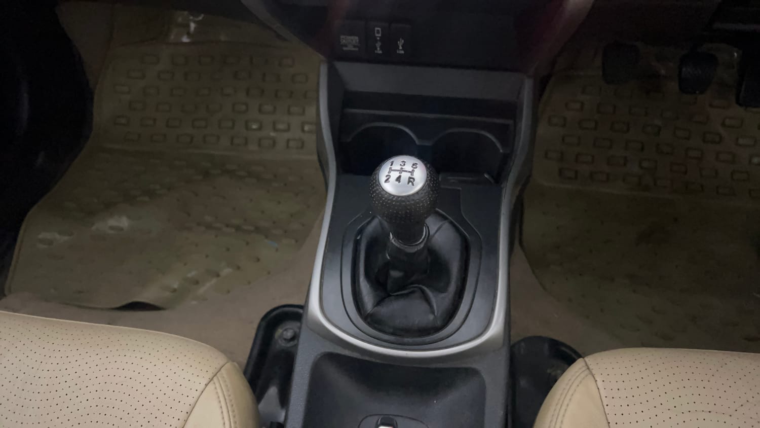 Used 2020 Honda City ZX Petrol Petrol Manual interior GEAR  KNOB VIEW