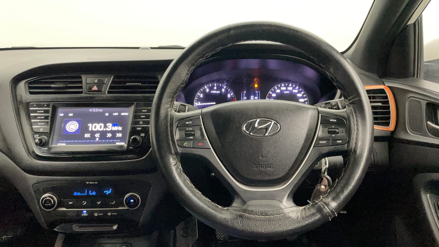 Used 2017 Hyundai Elite i20 Asta 1.2 Dual Tone Petrol Manual interior STEERING VIEW