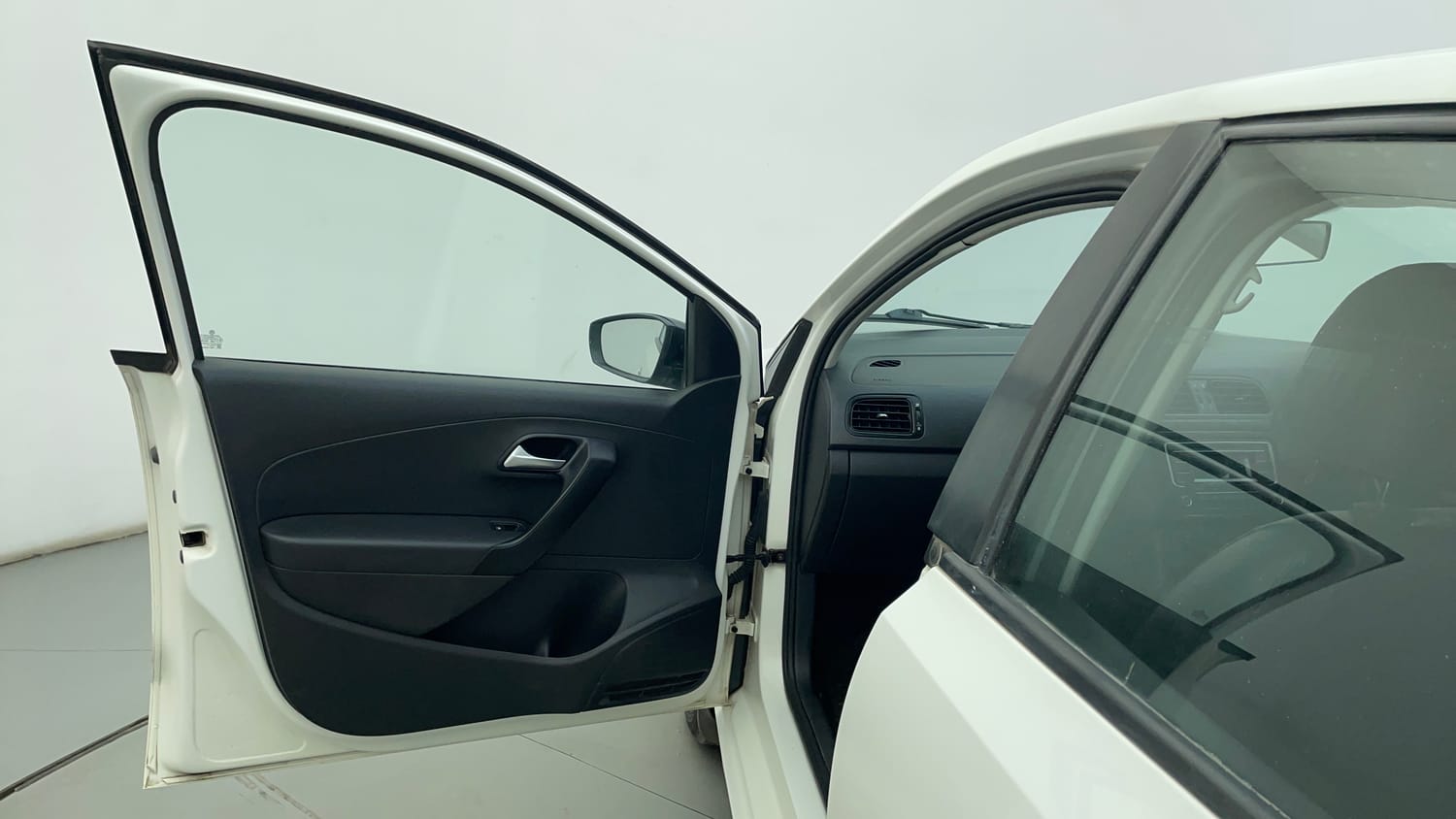 Used 2017 Volkswagen Ameo Comfortline 1.2L (P) Petrol Manual interior LEFT FRONT DOOR OPEN VIEW