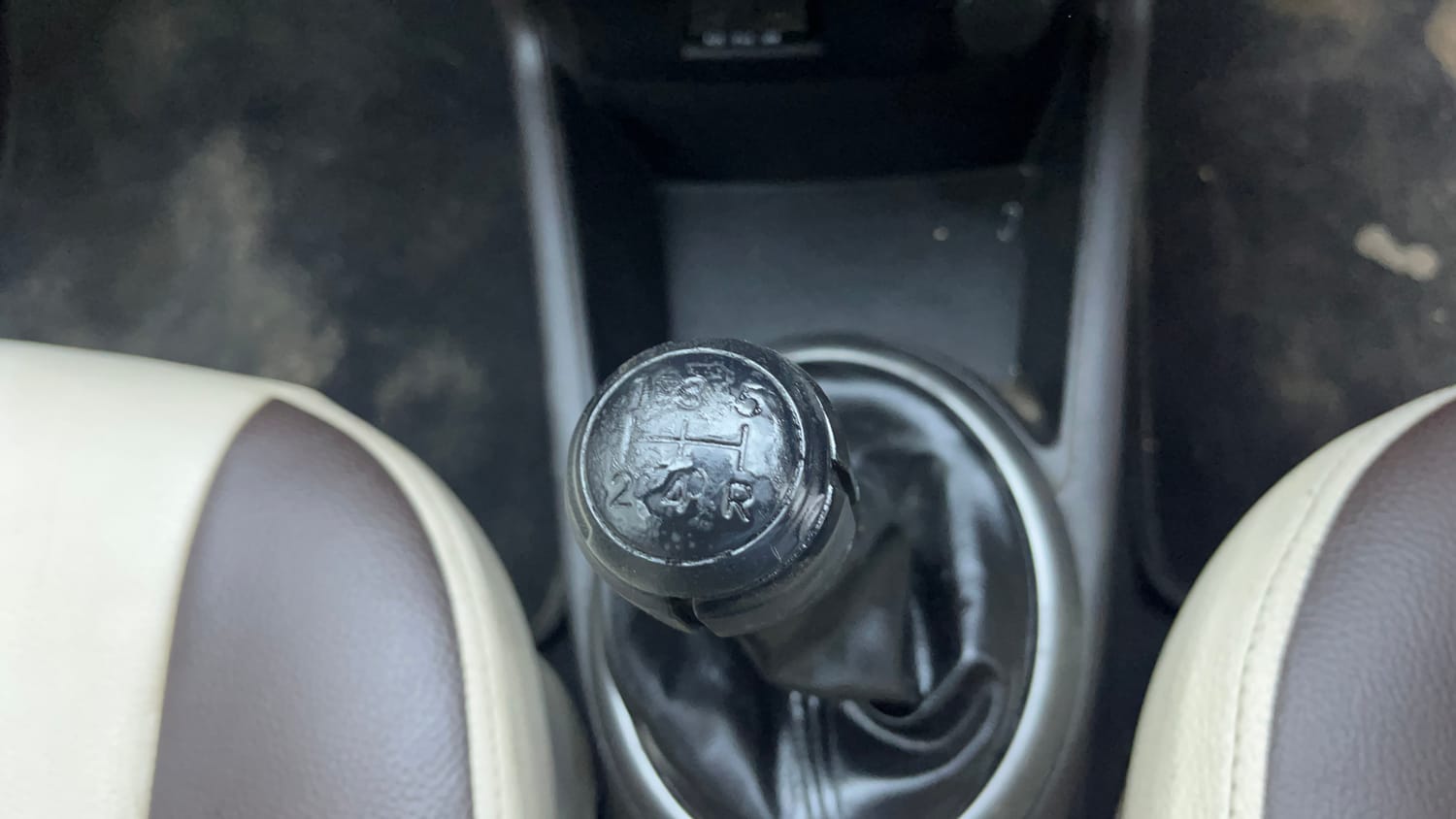 Used 2014 Hyundai i20 Asta 1.2 Petrol Manual interior GEAR  KNOB VIEW