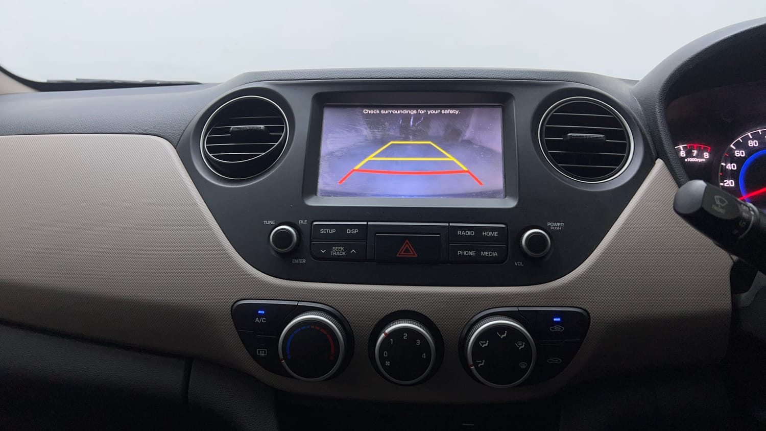Used 2018 Hyundai Grand i10 Sportz AT 1.2 Kappa VTVT Petrol Automatic top_features Rear camera