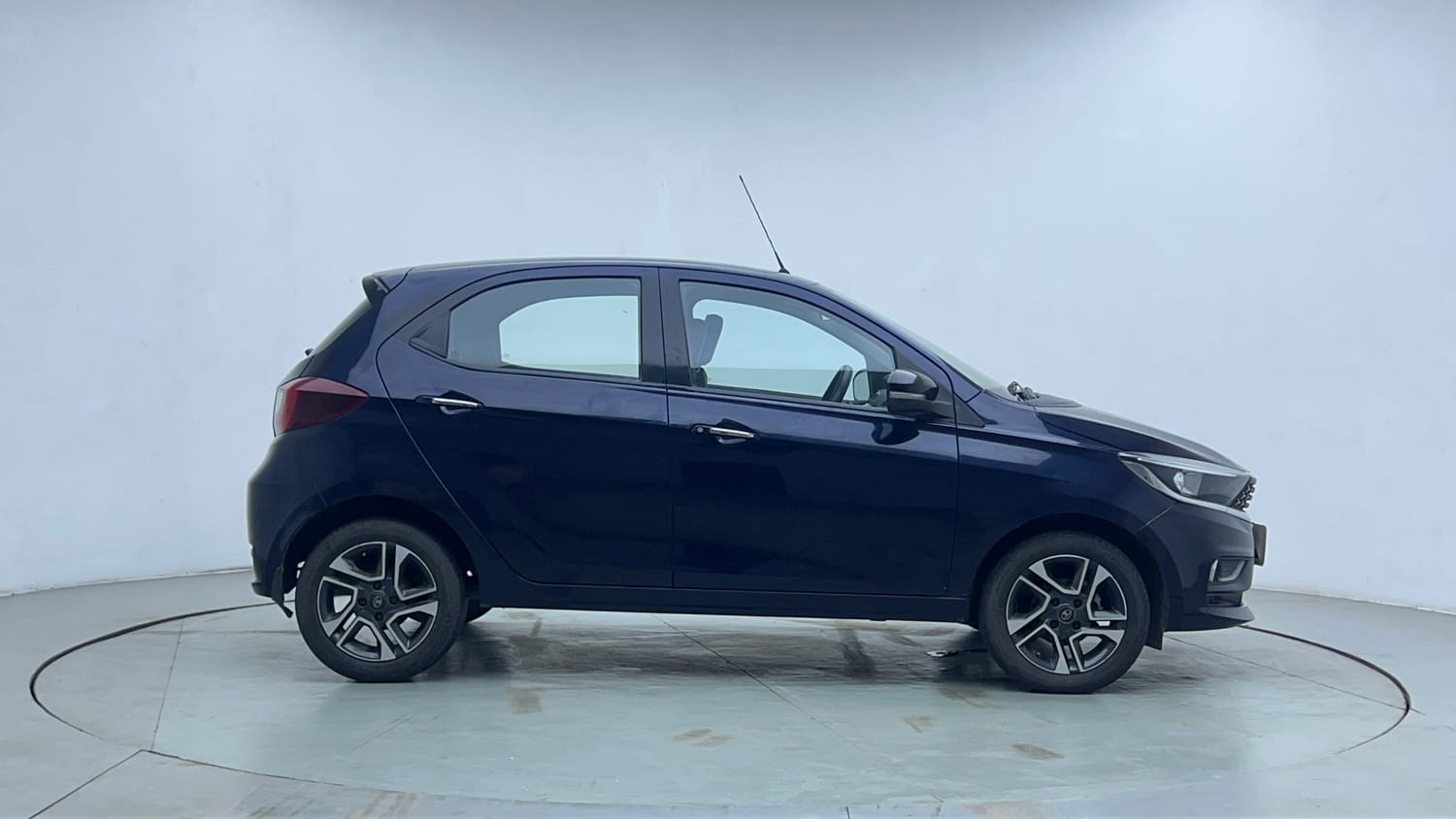 Used 2022 Tata Tiago XZ Plus Petrol Manual exterior RIGHT SIDE VIEW