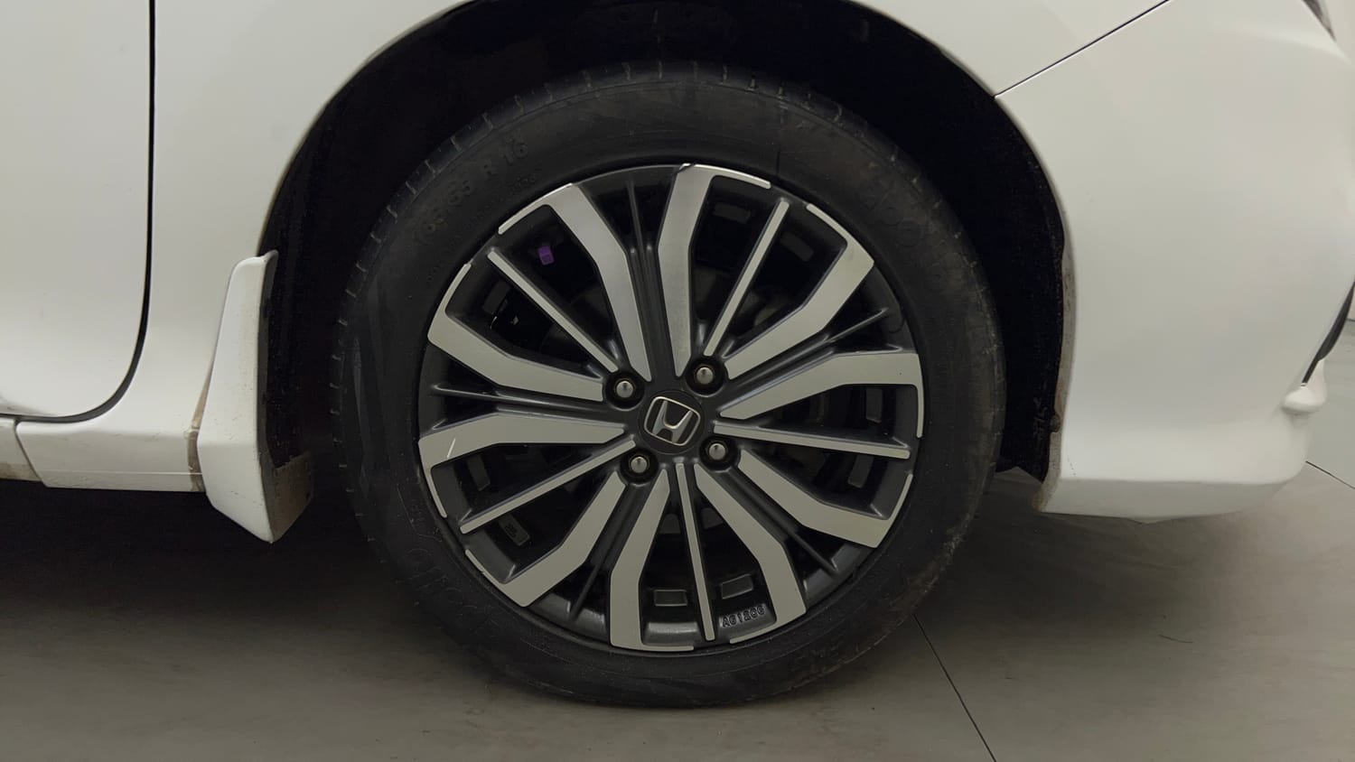 Used 2019 Honda City ZX CVT Petrol Petrol Automatic tyres RIGHT FRONT TYRE RIM VIEW