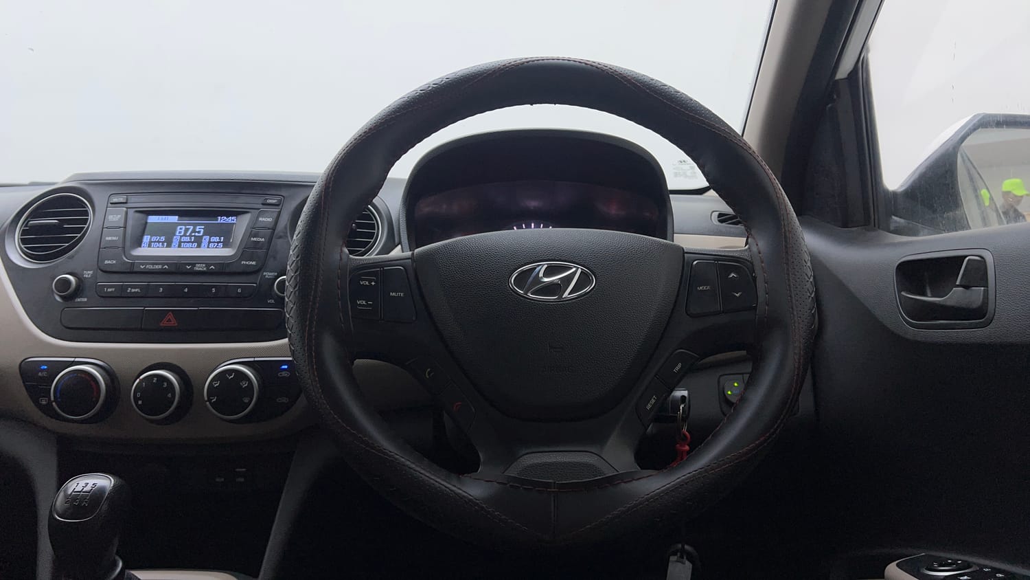 Used 2019 Hyundai Xcent S Petrol+cng(outside fitted) Cng Manual interior STEERING VIEW