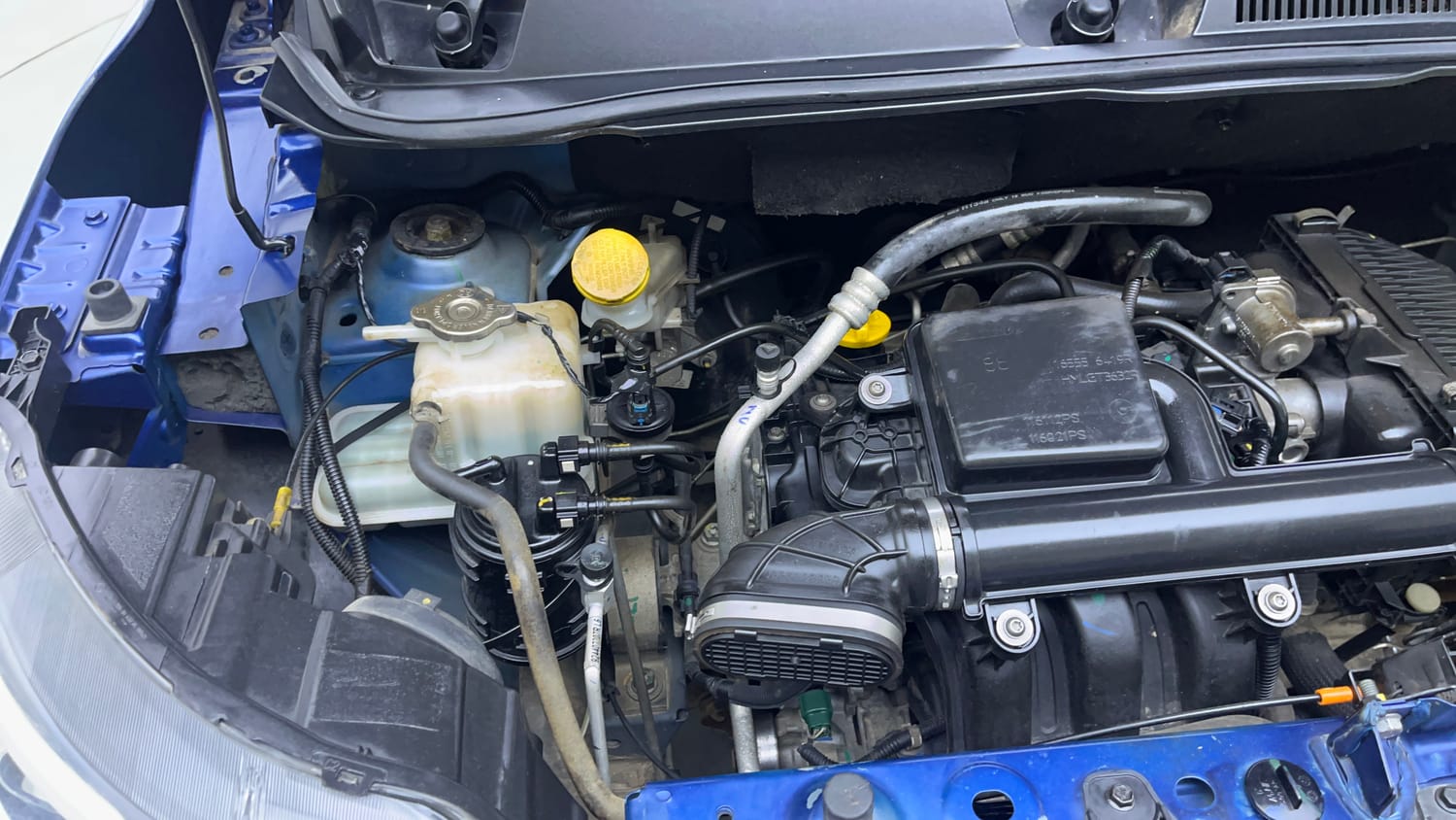 Used 2021 Renault Triber RXZ Petrol Manual engine ENGINE RIGHT SIDE VIEW