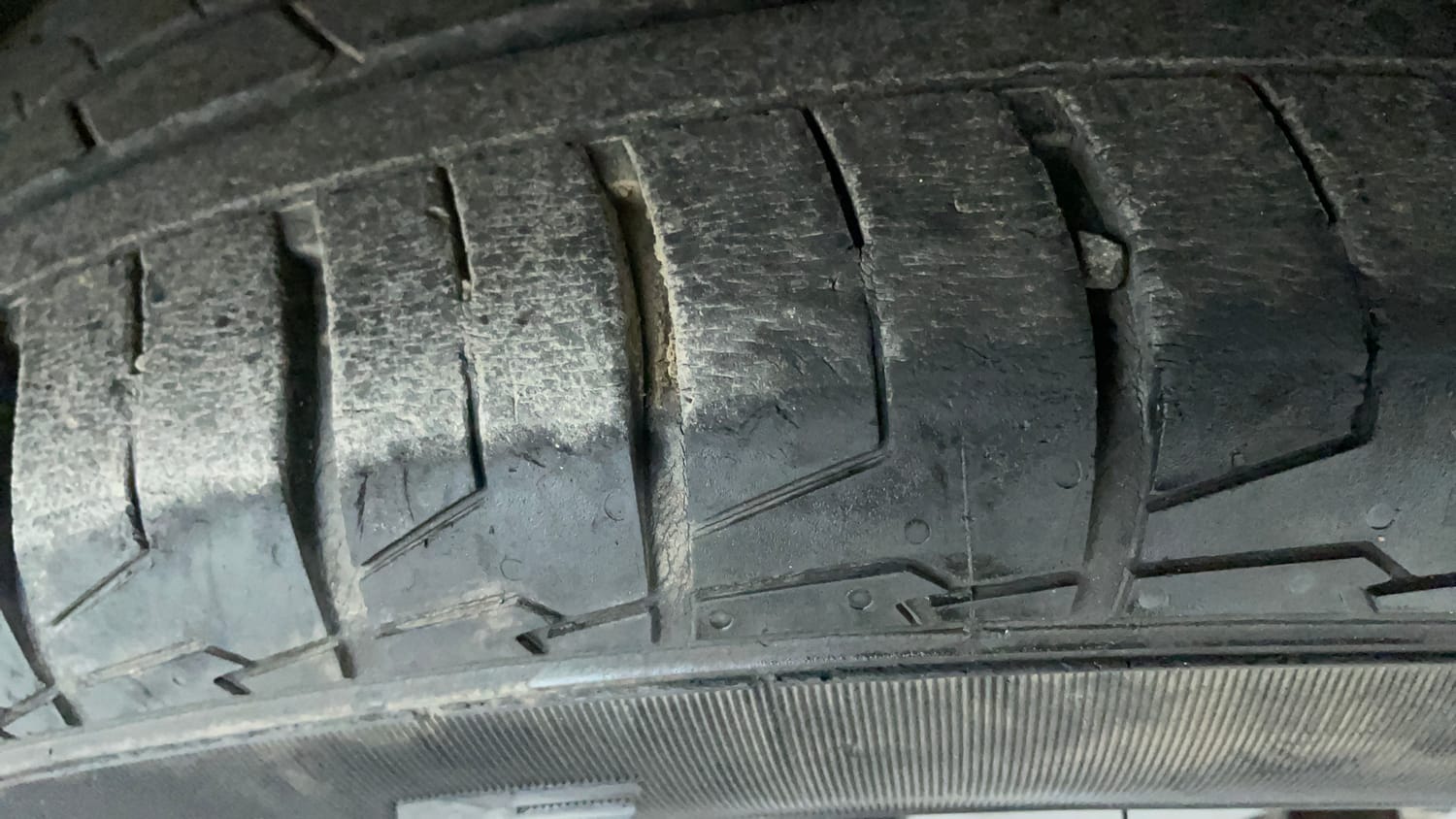 Used 2022 Kia Seltos HTX 1.5 Petrol Manual tyres RIGHT FRONT TYRE TREAD VIEW