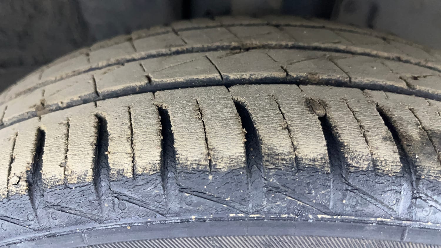 Used 2020 Renault Kwid CLIMBER 1.0 AMT Opt Petrol Automatic tyres RIGHT FRONT TYRE TREAD VIEW