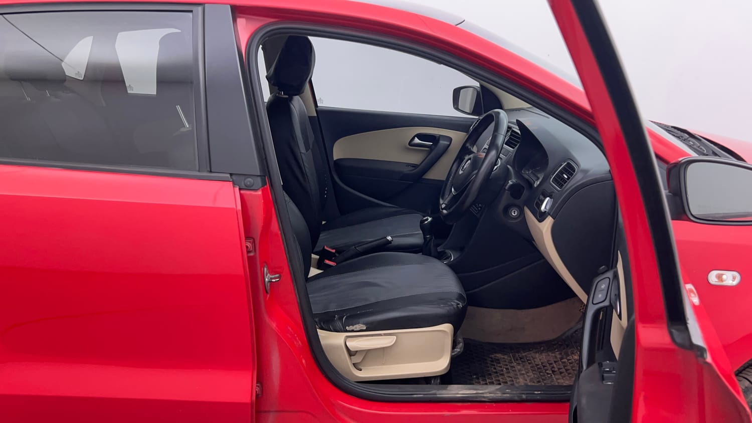 Used 2014 Volkswagen Polo Highline1.2L (P) Petrol Manual interior RIGHT SIDE FRONT DOOR CABIN VIEW