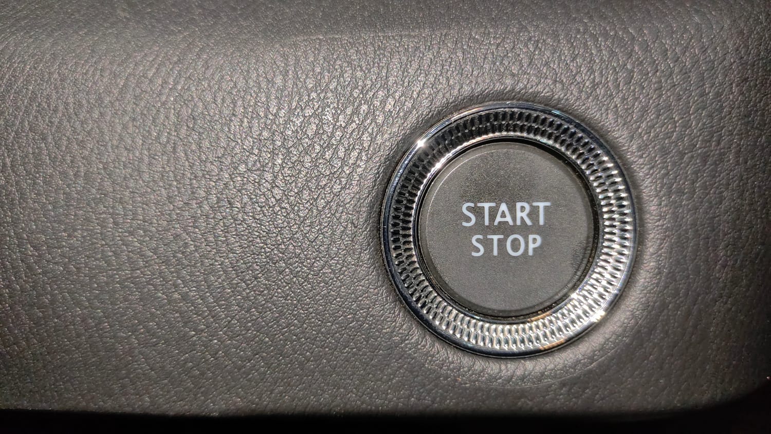 Used 2022 Nissan Magnite XV Premium Turbo CVT Dual Tone Petrol Automatic top_features Keyless start