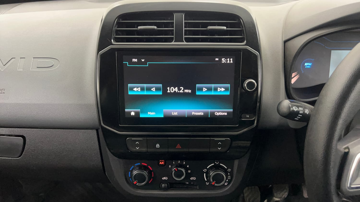 Used 2022 Renault Kwid RXT 1.0 (O) Petrol Manual interior MUSIC SYSTEM & AC CONTROL VIEW