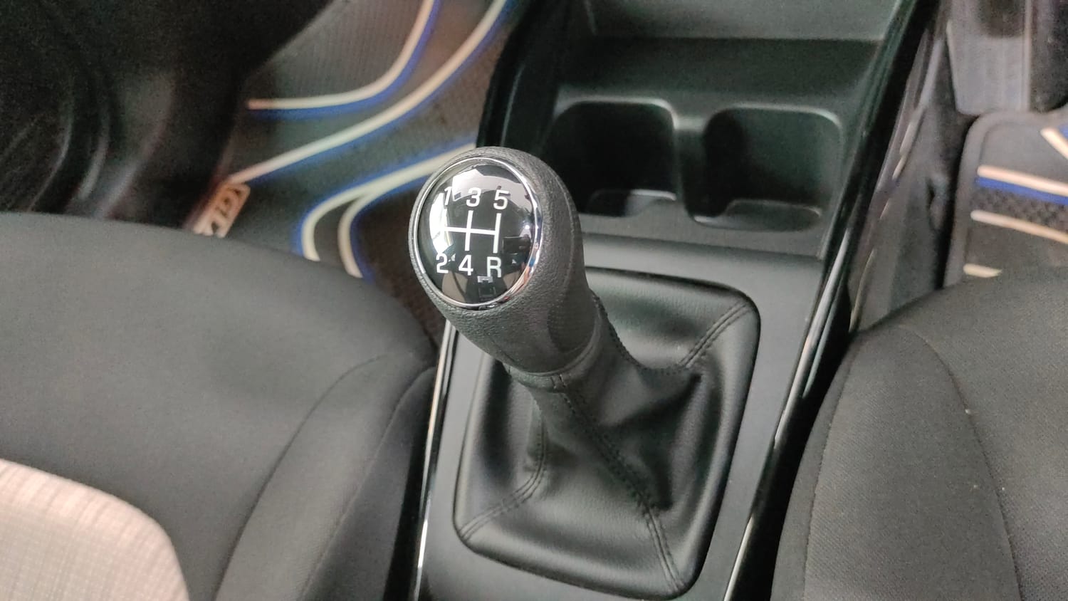 Used 2025 Toyota Glanza V Petrol Manual interior GEAR  KNOB VIEW