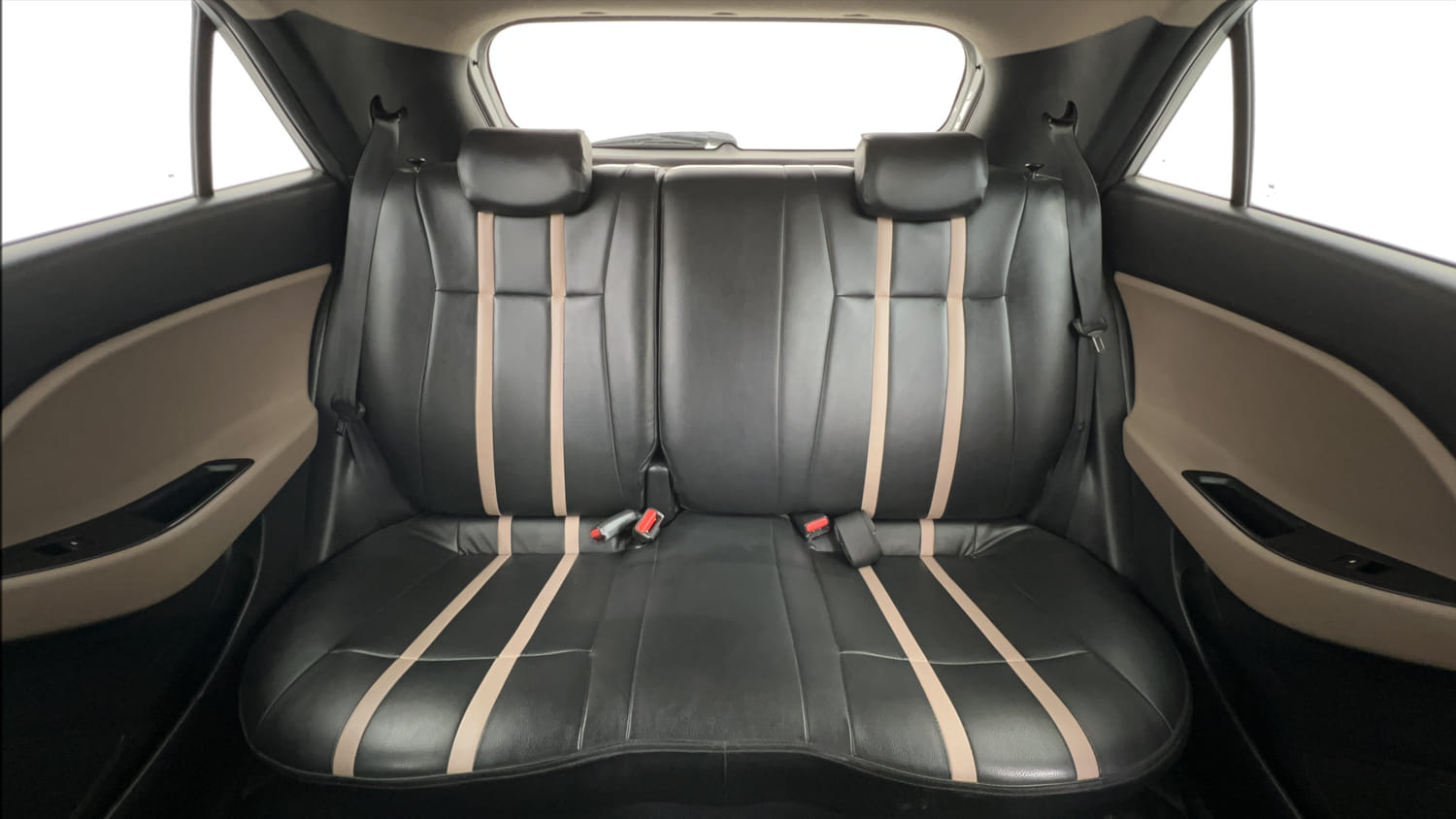 Used 2017 Hyundai Elite i20 Asta 1.2 (O) Petrol Manual interior REAR SEAT CONDITION VIEW