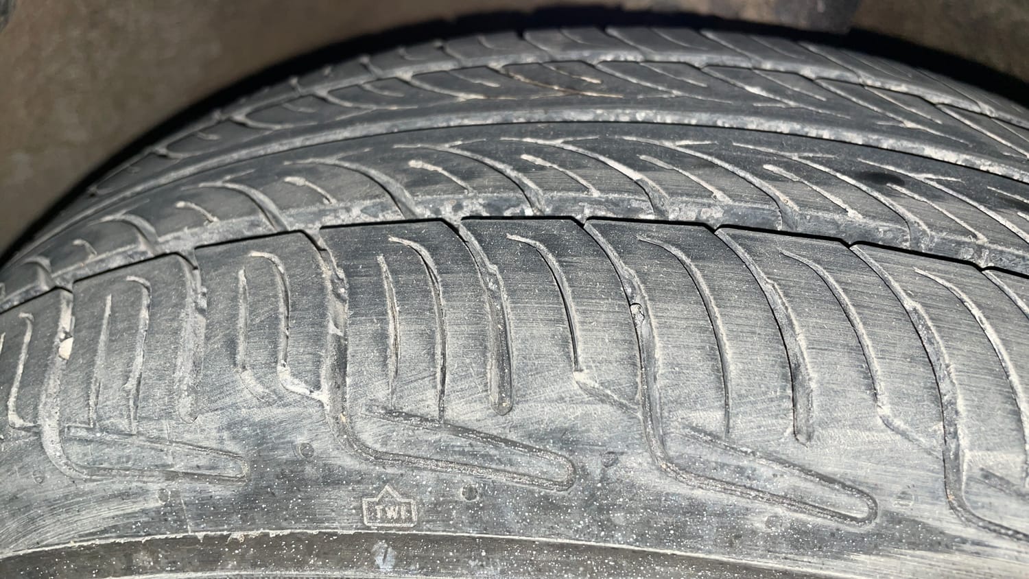 Used 2016 Hyundai Grand i10 Sportz 1.2 Kappa VTVT Petrol Manual tyres RIGHT FRONT TYRE TREAD VIEW