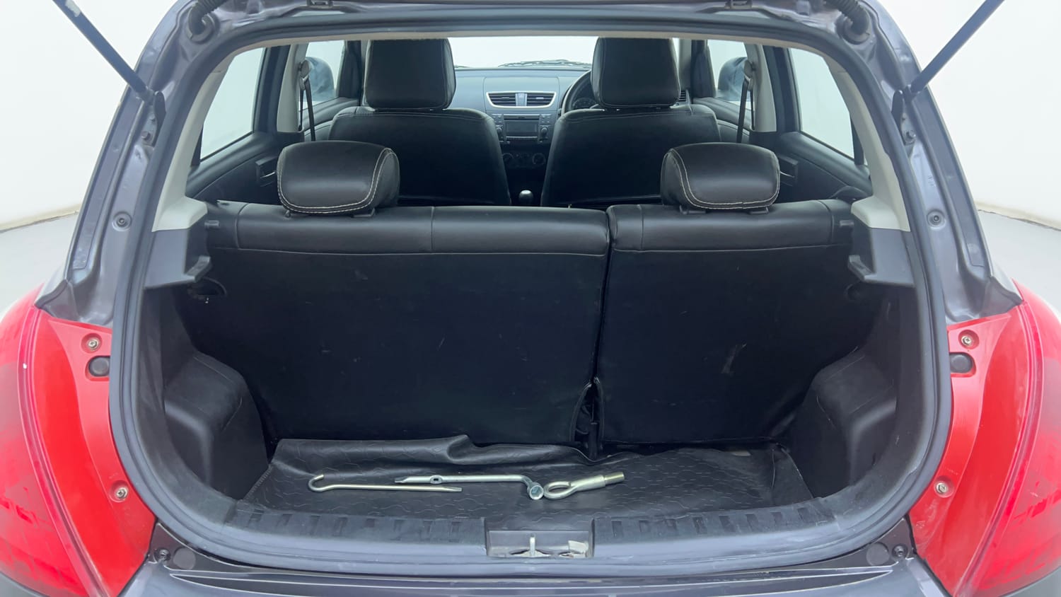 Used 2017 Maruti Suzuki Swift VXi Petrol Manual interior DICKY INSIDE VIEW
