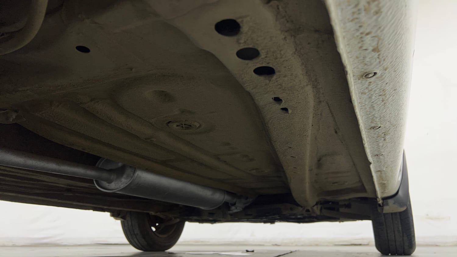 Used 2023 Maruti Suzuki Ignis Sigma 1.2 MT Petrol Manual extra REAR RIGHT UNDERBODY VIEW