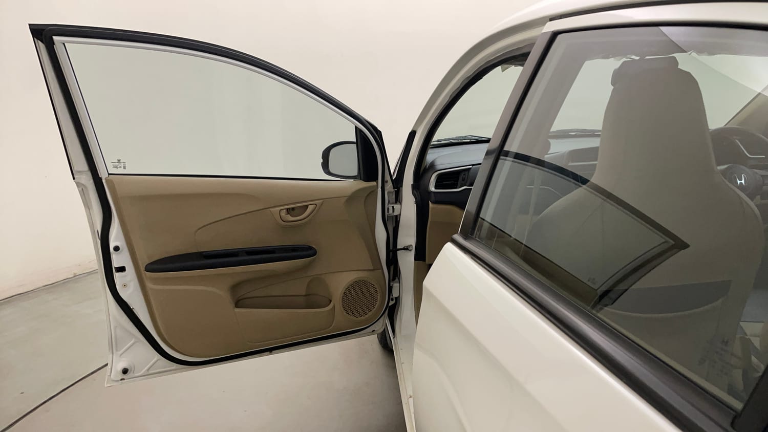 Used 2018 Honda Amaze 1.2 S i-VTEC Opt Petrol Manual interior LEFT FRONT DOOR OPEN VIEW
