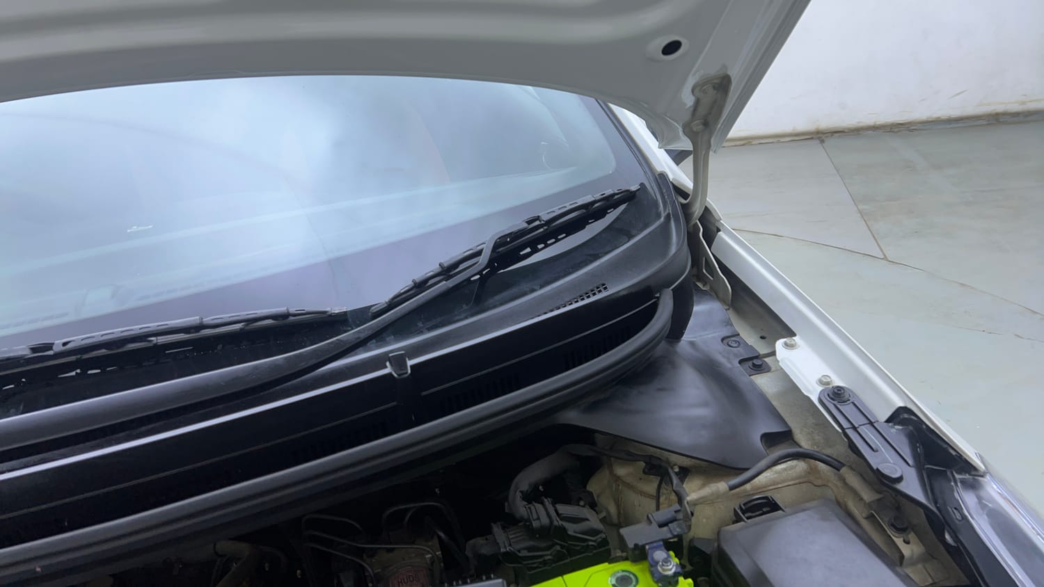 Used 2015 Hyundai i20 Active 1.2 S Petrol Manual engine ENGINE LEFT SIDE HINGE & APRON VIEW
