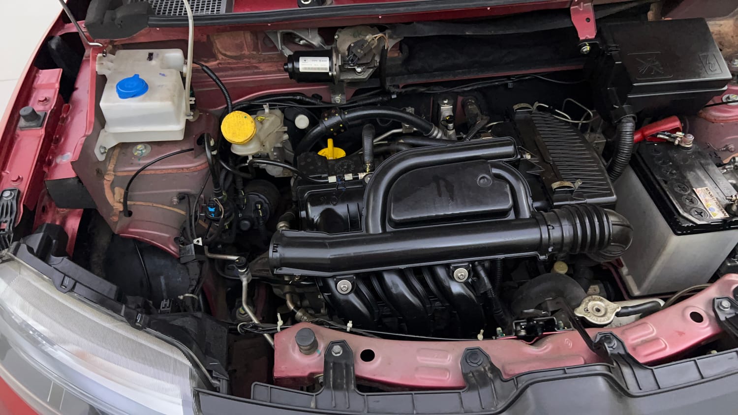 Used 2024 Renault Kwid CLIMBER 1.0 AMT Dual Tone Petrol Automatic engine ENGINE RIGHT SIDE VIEW