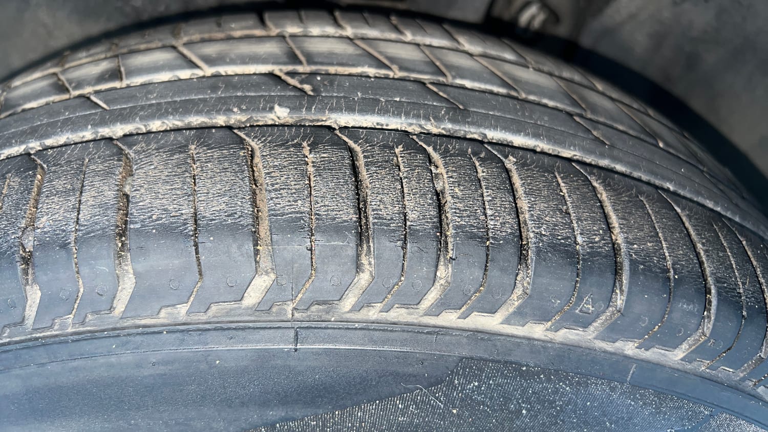 Used 2022 Tata Punch Accomplished AMT Petrol Automatic tyres LEFT FRONT TYRE TREAD VIEW