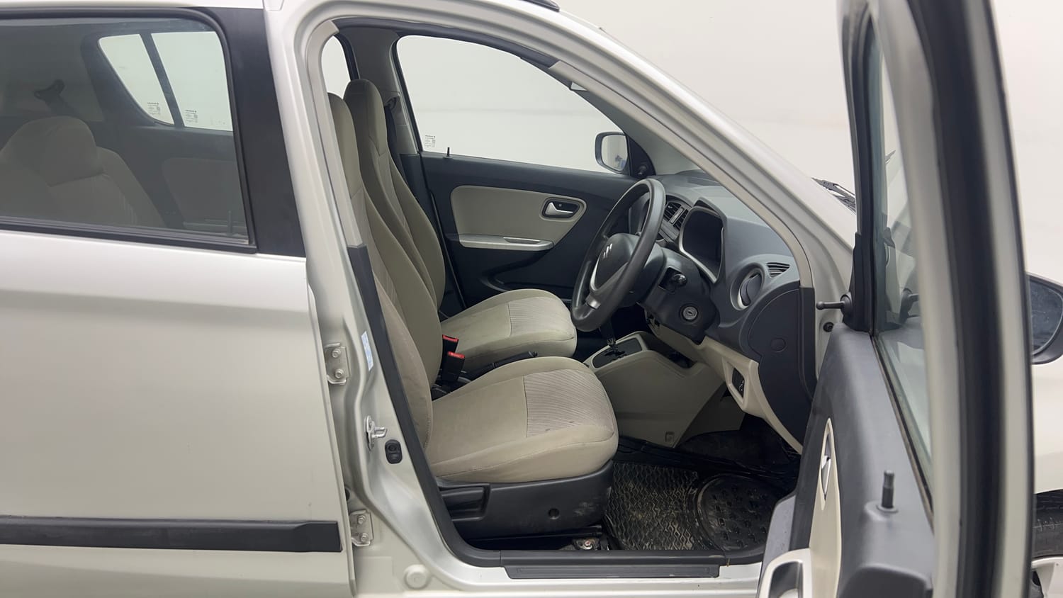 Used 2017 maruti-suzuki Alto K10 VXi (O) AMT Petrol Automatic interior RIGHT SIDE FRONT DOOR CABIN VIEW