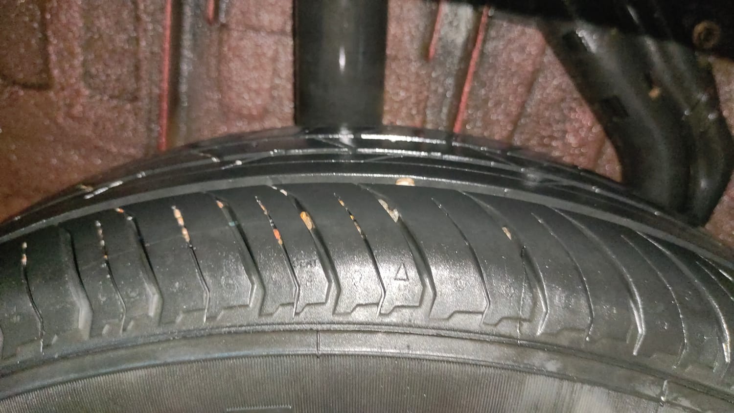 Used 2022 Nissan Magnite XV Premium Turbo CVT Dual Tone Petrol Automatic tyres RIGHT REAR TYRE TREAD VIEW