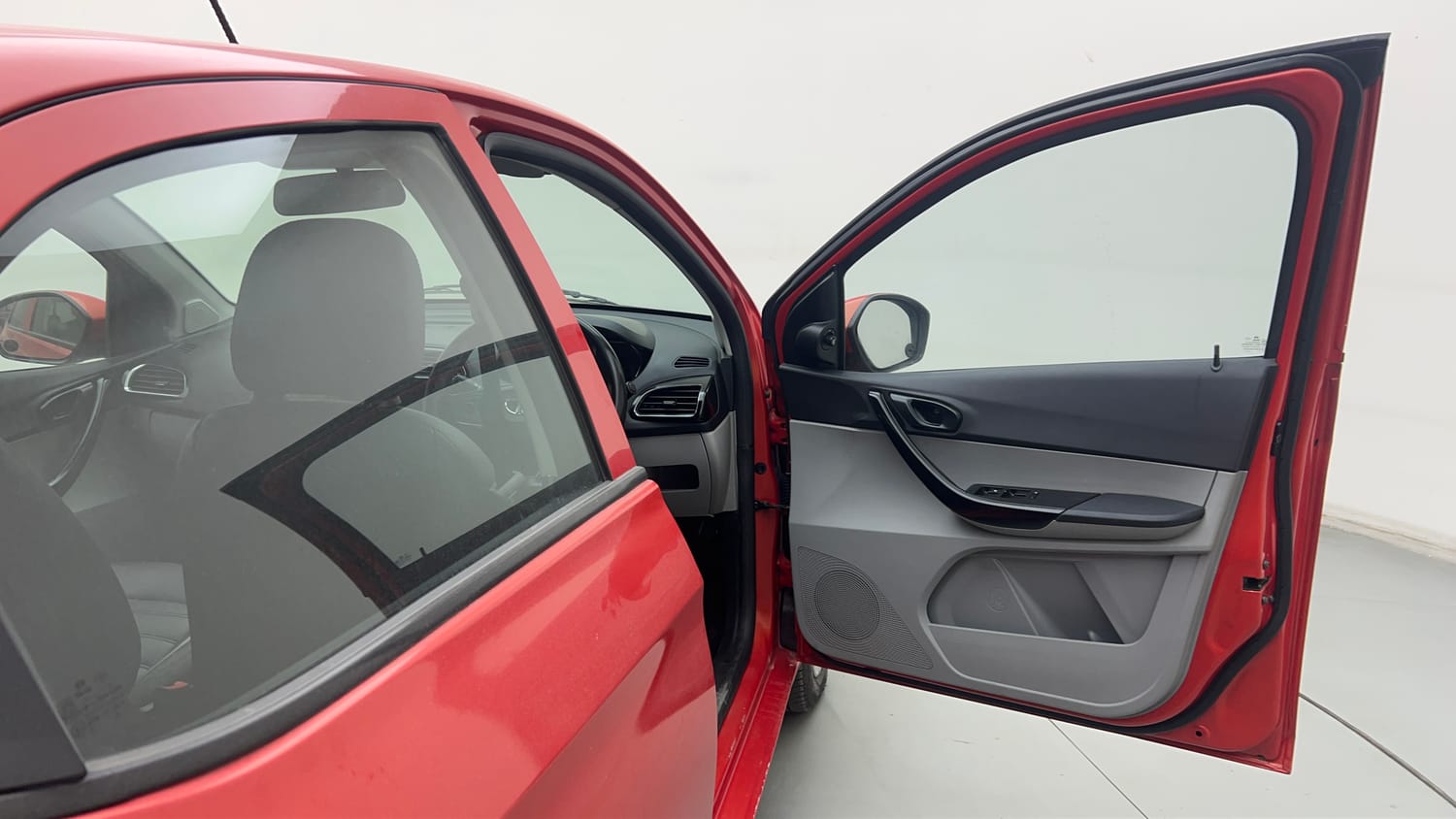 Used 2020 Tata Tiago XT Petrol Manual interior RIGHT FRONT DOOR OPEN VIEW