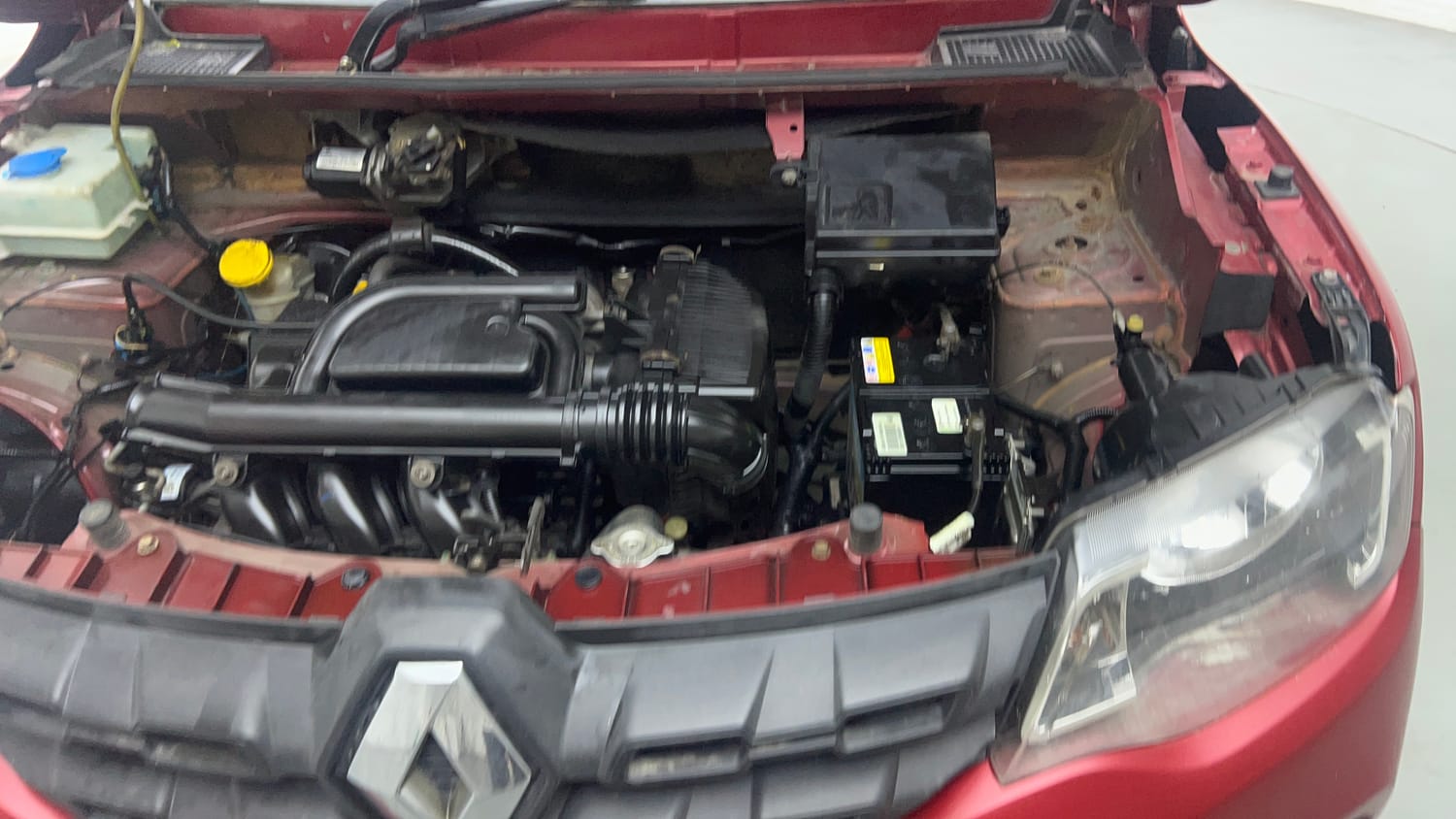 Used 2018 Renault Kwid 1.0 RXT Petrol Manual engine ENGINE LEFT SIDE VIEW