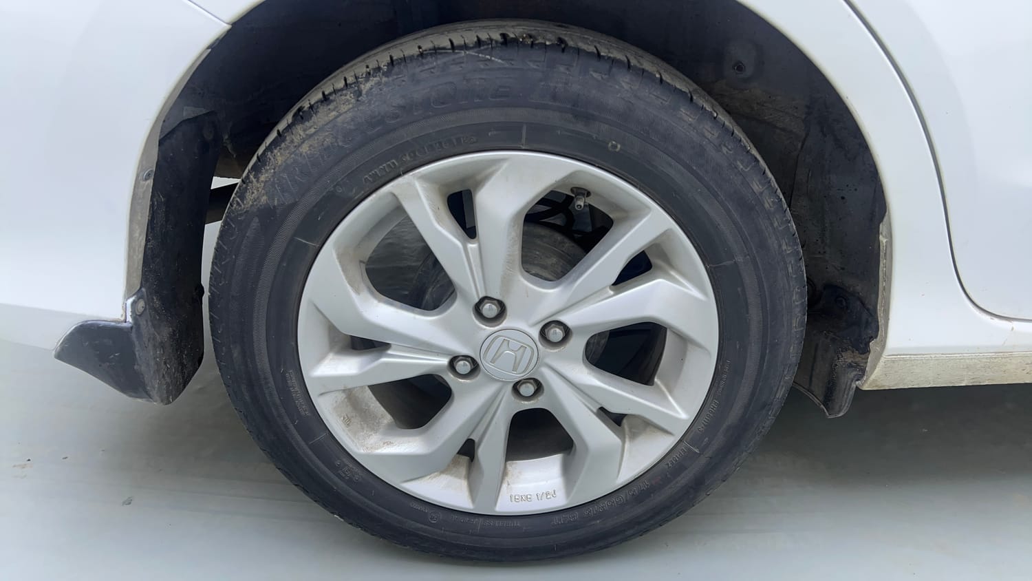 Used 2018 Honda Amaze 1.5 V CVT Diesel Diesel Automatic tyres RIGHT REAR TYRE RIM VIEW