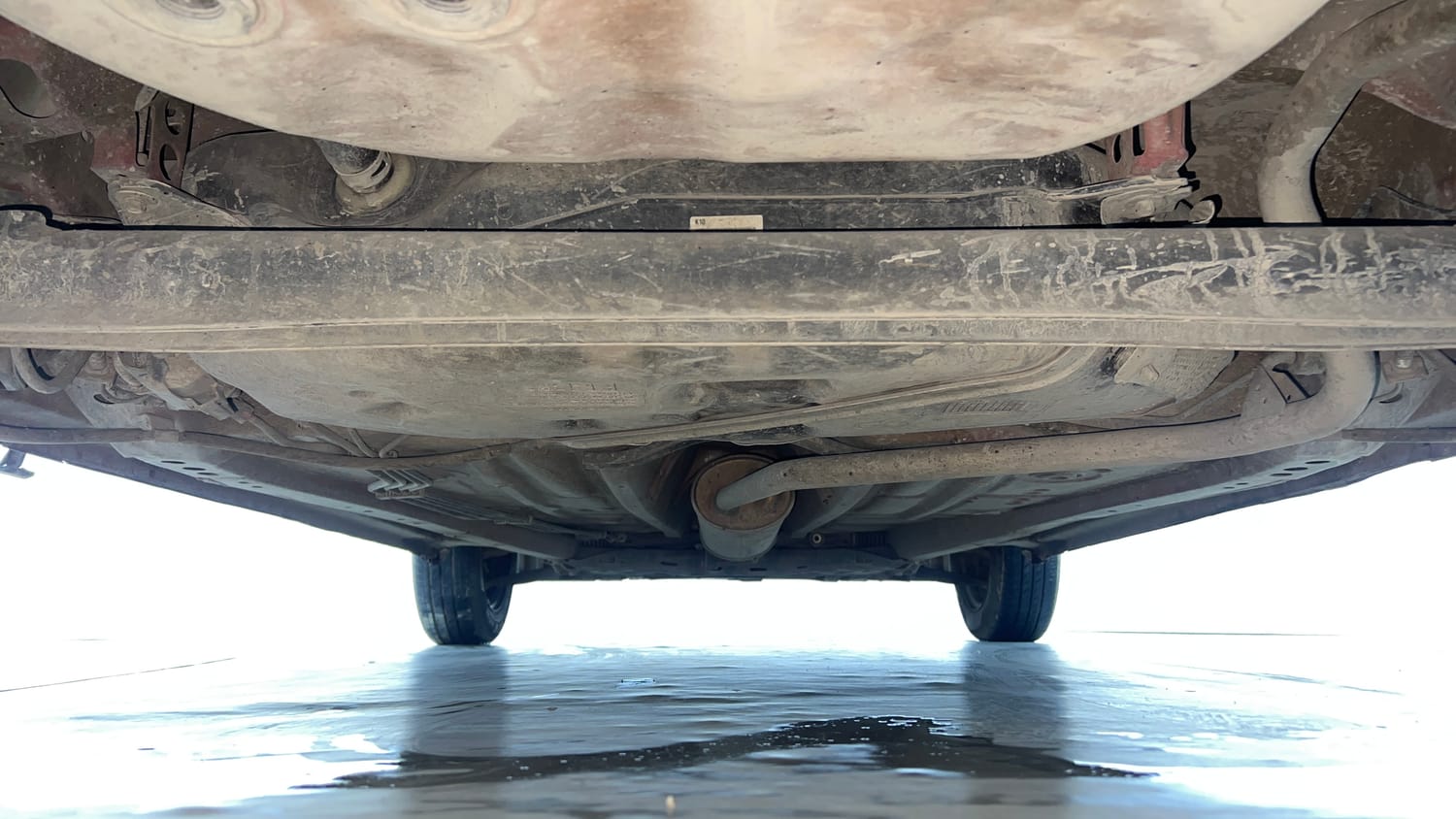 Used 2022 Maruti Suzuki Wagon R 1.0 VXi 1.0 Petrol Manual extra REAR UNDERBODY VIEW (TAKEN FROM REAR)