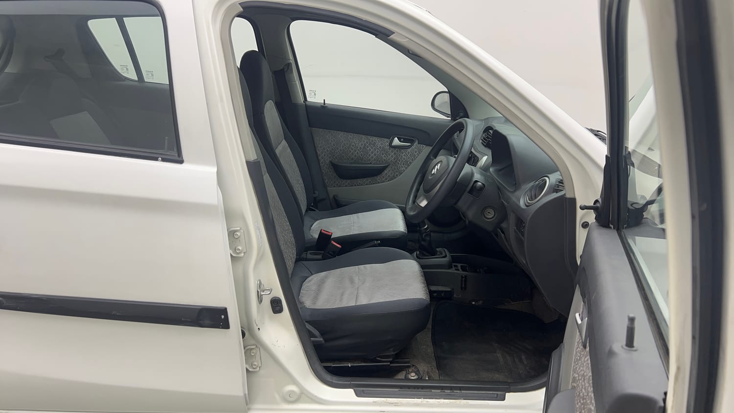 Used 2017 Maruti Suzuki Alto 800 VXi Petrol Manual interior RIGHT SIDE FRONT DOOR CABIN VIEW