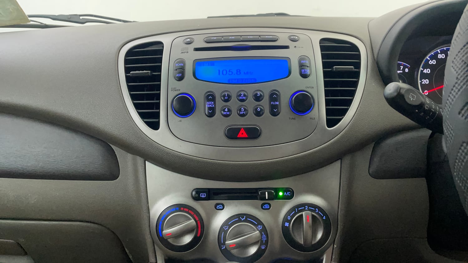 Used 2012 Hyundai i10 Sportz 1.2 AT Kappa2 Petrol Automatic interior MUSIC SYSTEM & AC CONTROL VIEW