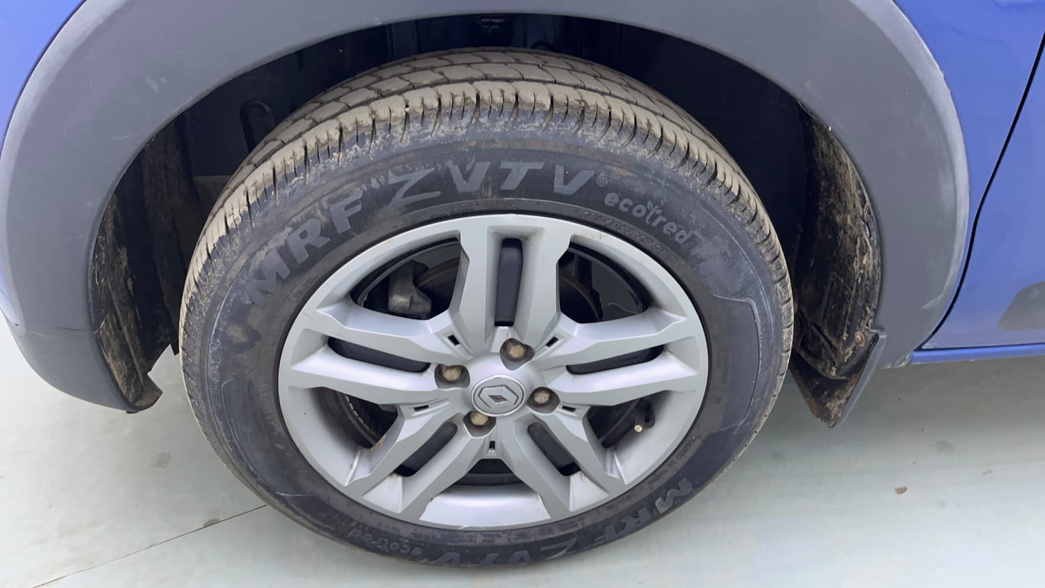Used 2021 Renault Triber RXZ Petrol Manual tyres LEFT FRONT TYRE RIM VIEW