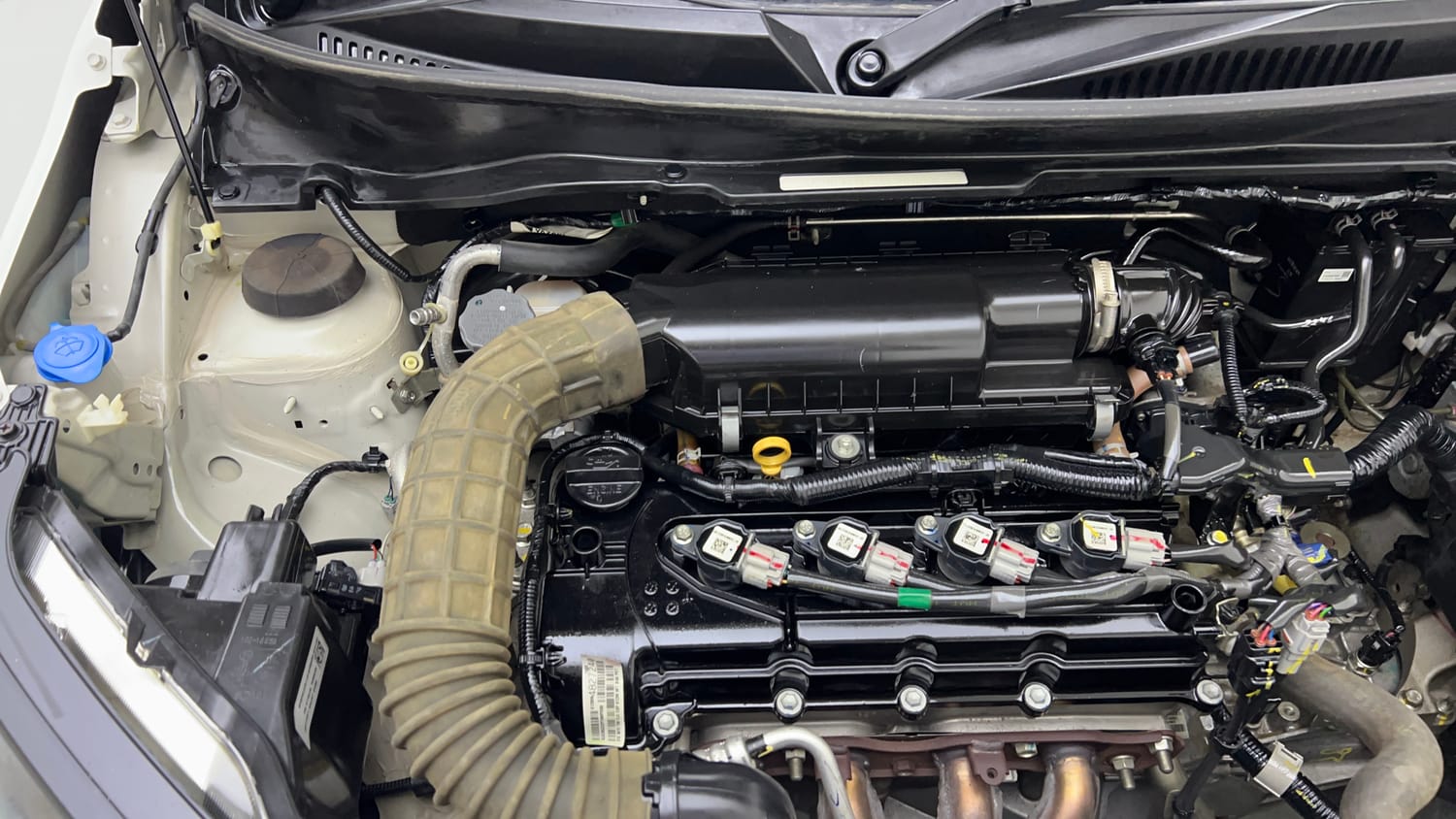 Used 2023 Maruti Suzuki Ignis Sigma 1.2 MT Petrol Manual engine ENGINE RIGHT SIDE VIEW