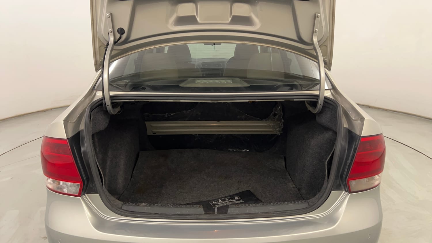 Used 2014 Volkswagen Vento Highline Petrol Petrol Manual interior DICKY INSIDE VIEW