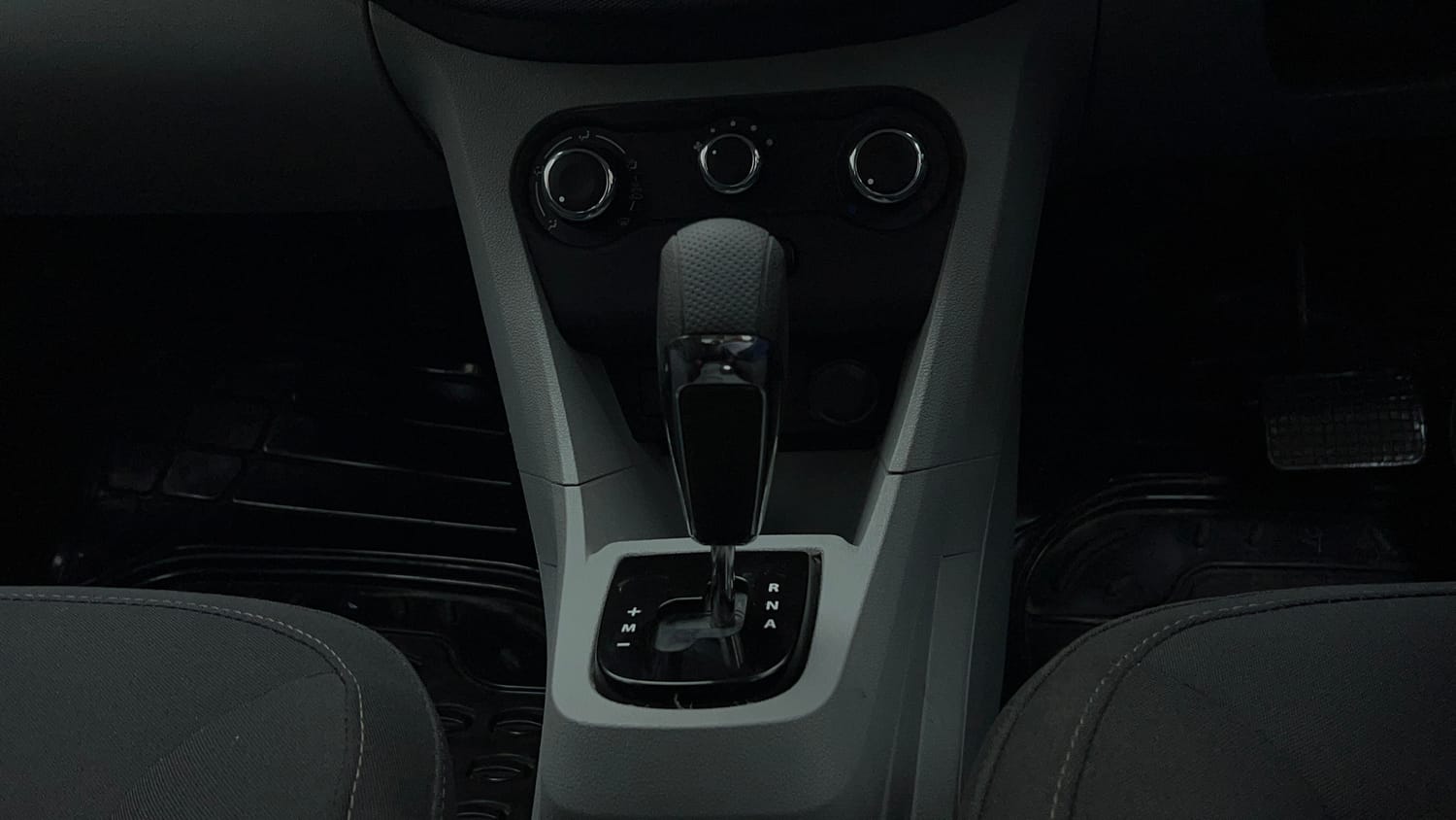 Used 2024 Tata Tiago XTA iCNG Cng Automatic interior GEAR  KNOB VIEW