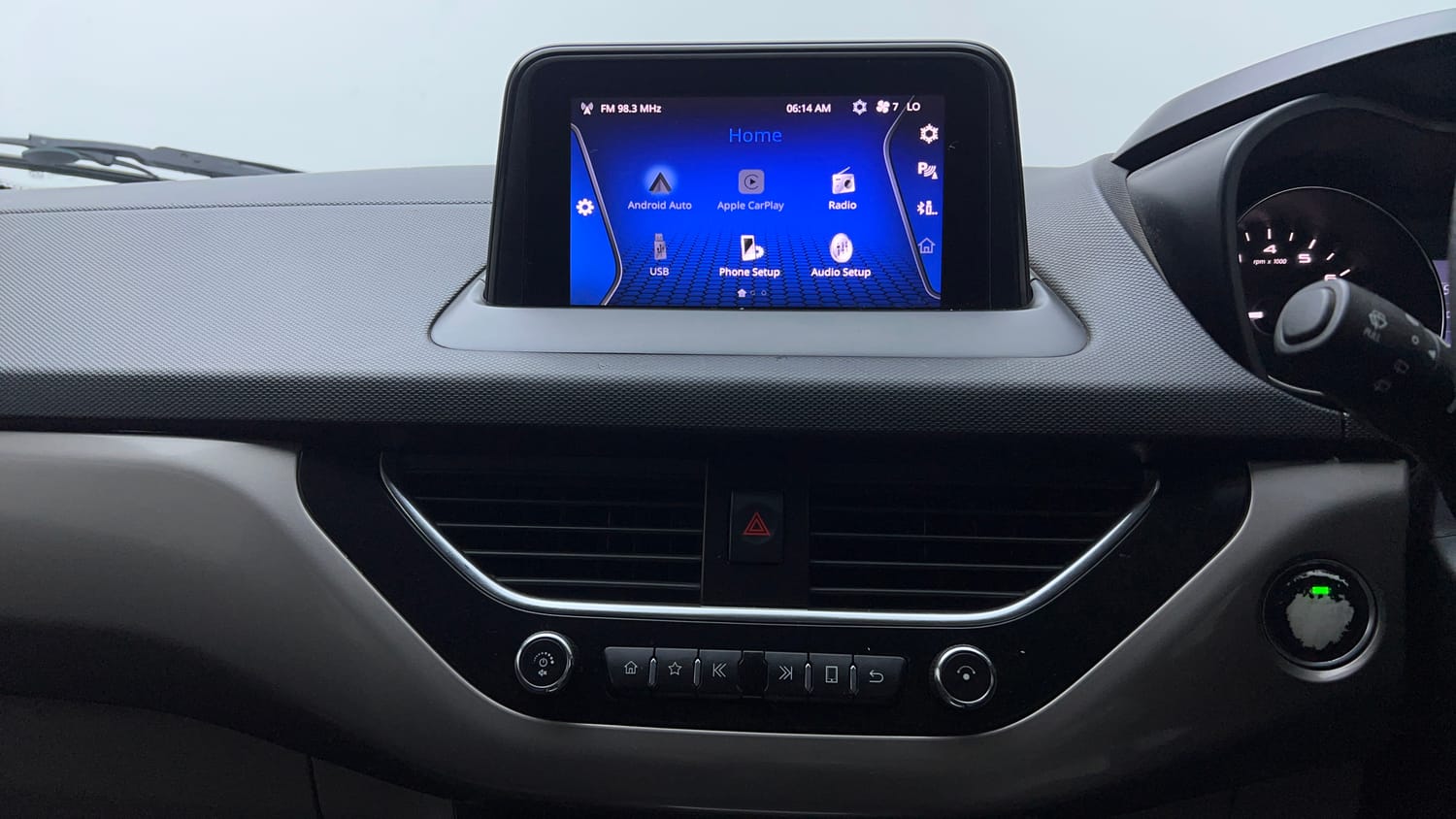 Used 2020 Tata Nexon XZ Plus Petrol Manual top_features Touch screen infotainment system