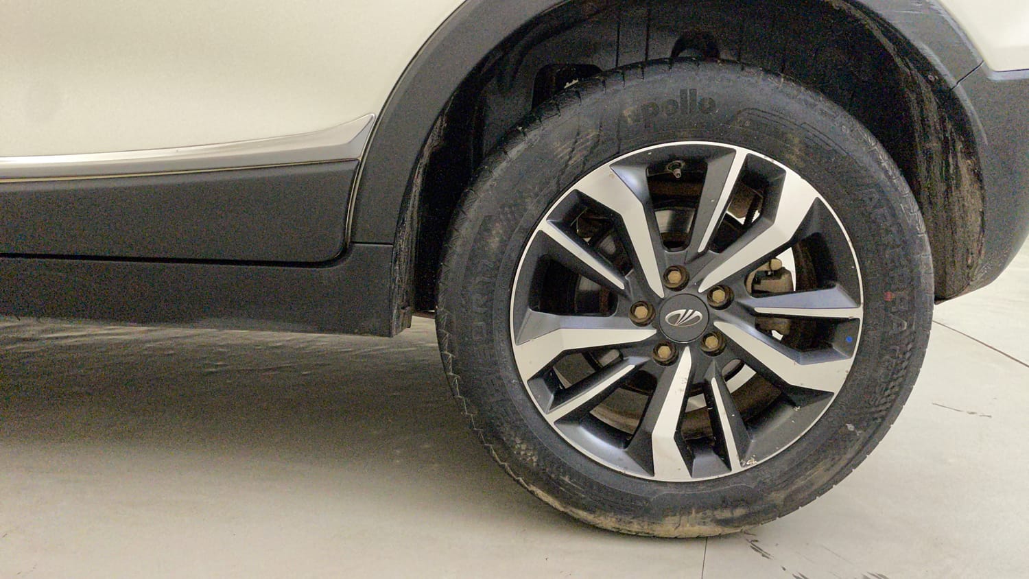 Used 2021 Mahindra XUV 300 W8 (O) 1.5 Diesel Diesel Manual tyres LEFT REAR TYRE RIM VIEW