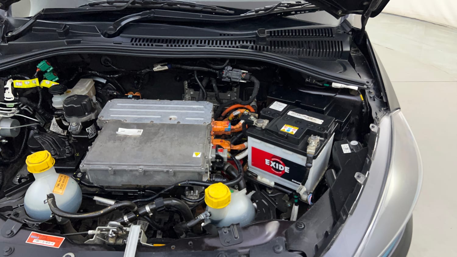 Used 2024 Tata Tiago EV XT Medium Range Electric Automatic engine ENGINE LEFT SIDE HINGE & APRON VIEW