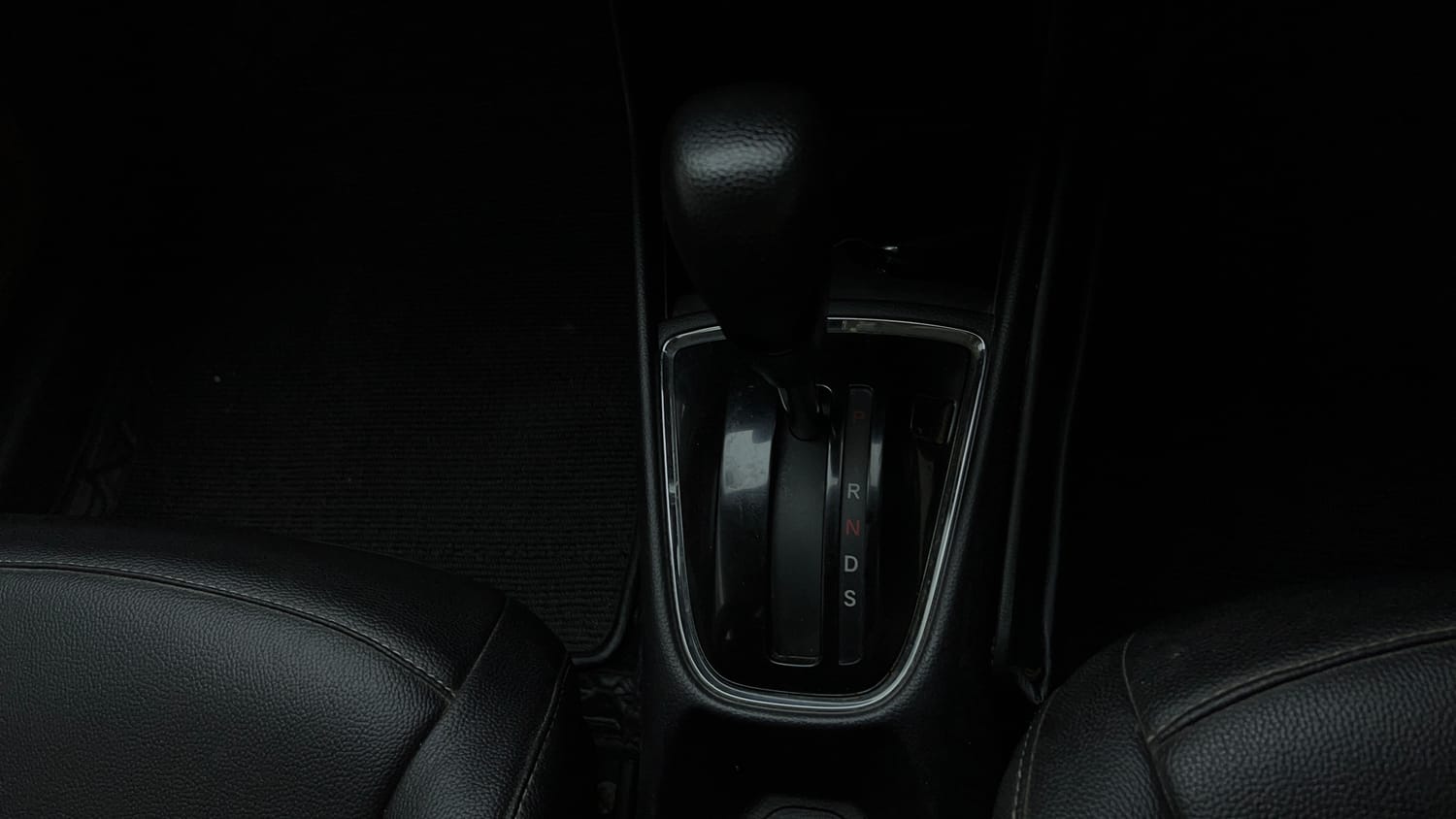 Used 2018 Honda Amaze 1.2 V CVT Petrol Petrol Automatic interior GEAR  KNOB VIEW