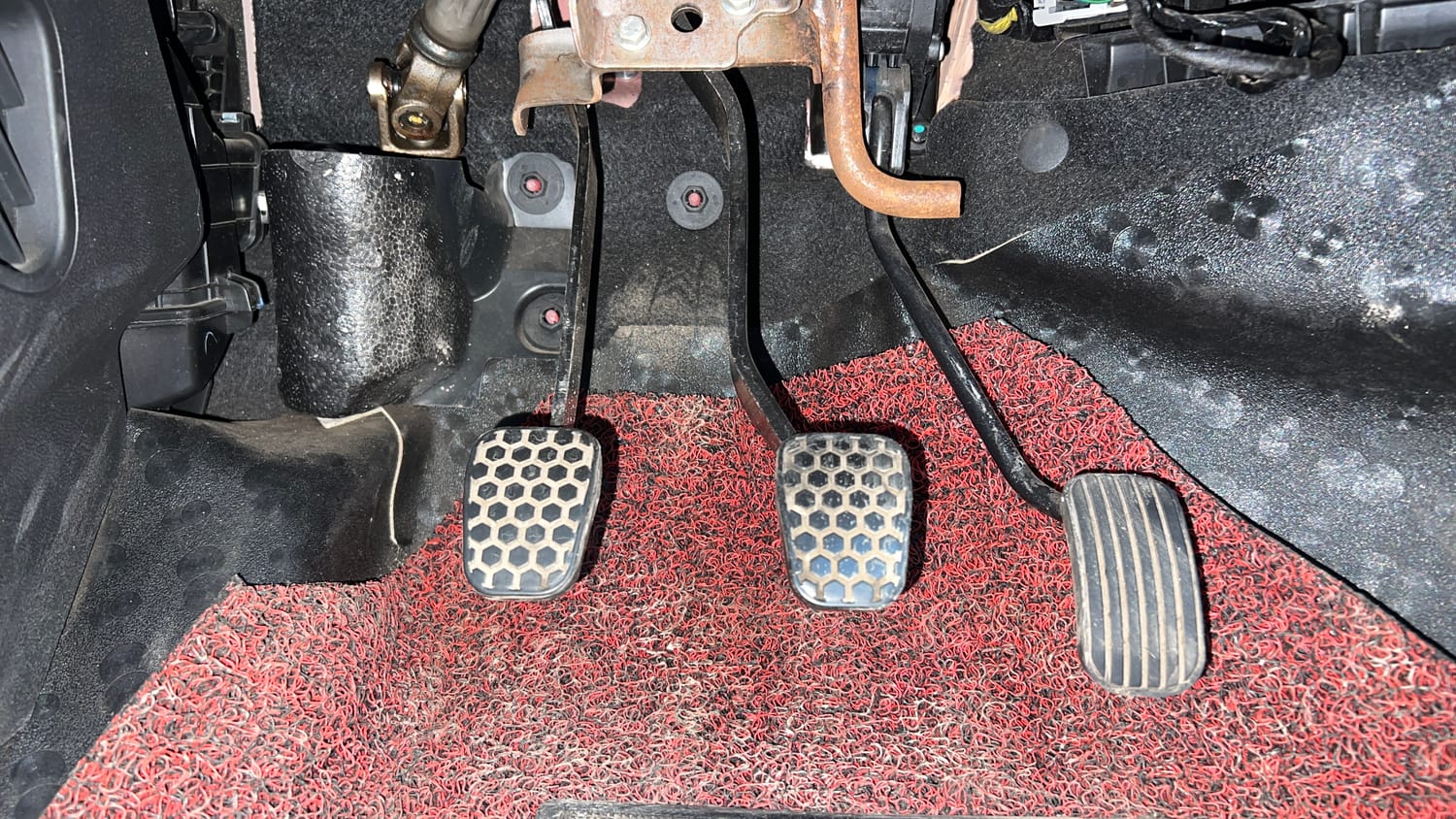 Used 2020 Tata Tiago XZ Plus Dual Tone Petrol Manual interior PEDALS VIEW